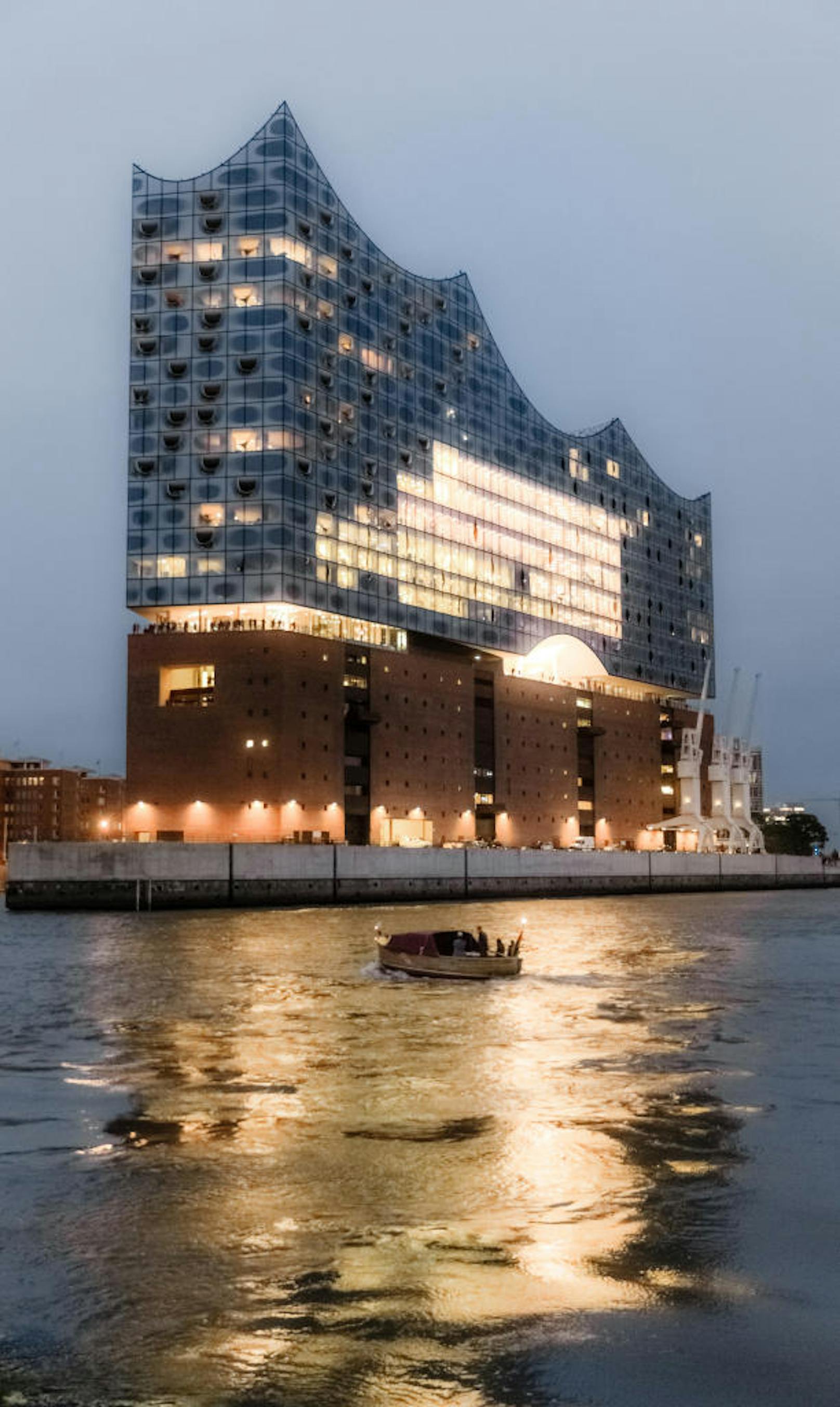 Zum ersten Mal musste in der Elbphilharmonie in Hamburg ein Konzert abgebrochen werden.