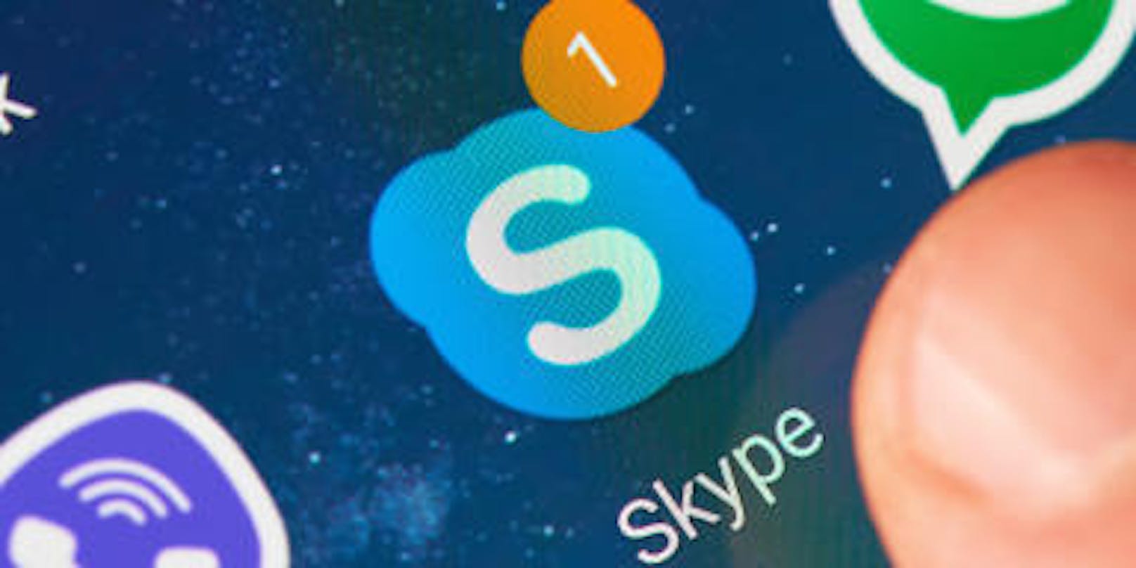 Von Microsoft beauftragte Mitarbeiter hören mit, wenn Nutzer über Skype kommunizieren oder mit der digitalen Assistentin Cortana sprechen. Dies zeigt ein Bericht von Vice.com.
