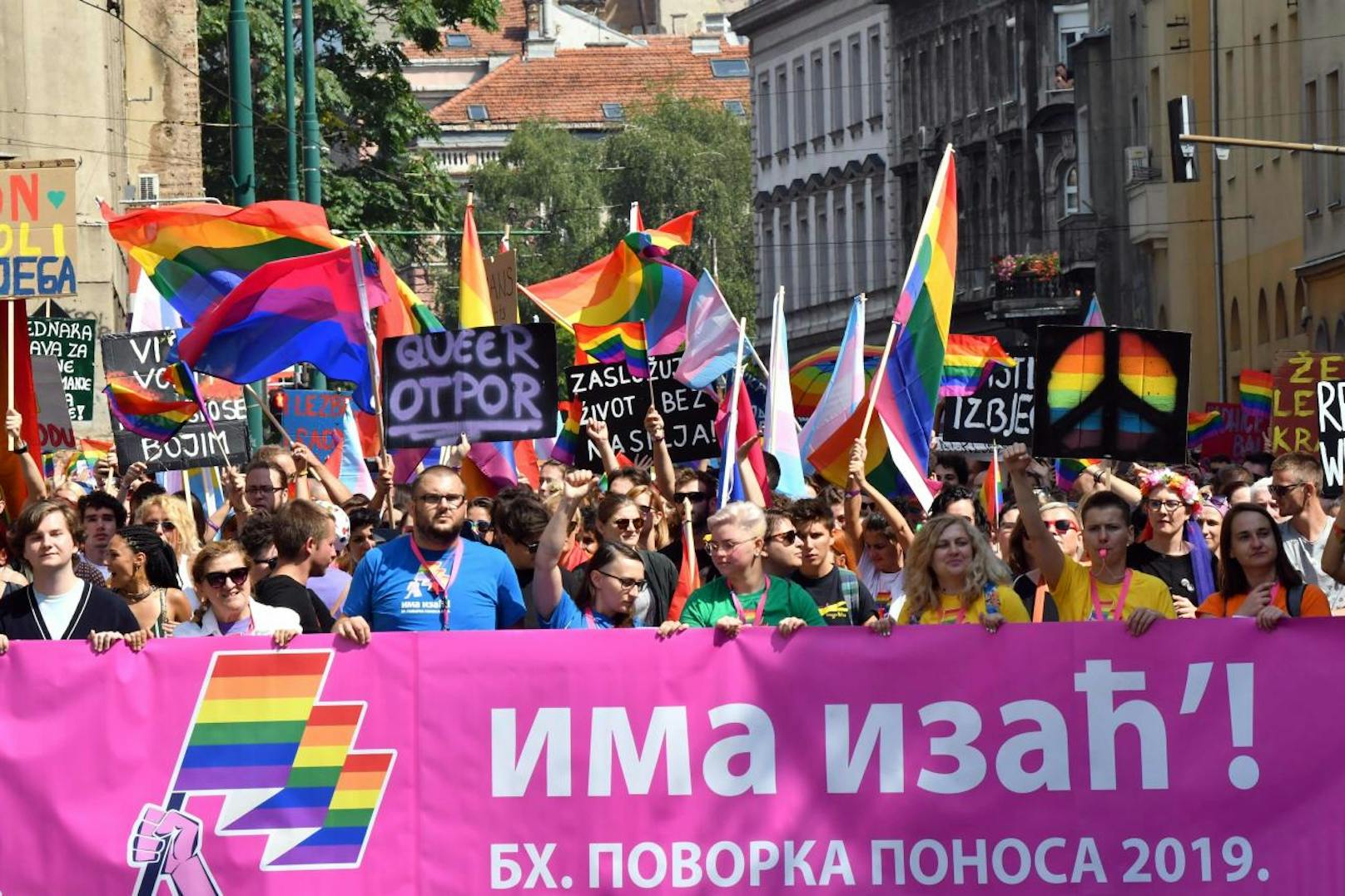 Die LGBTQ-Community zeigte sich zum ersten Mal stolz in der bosnischen Hauptstadt.
