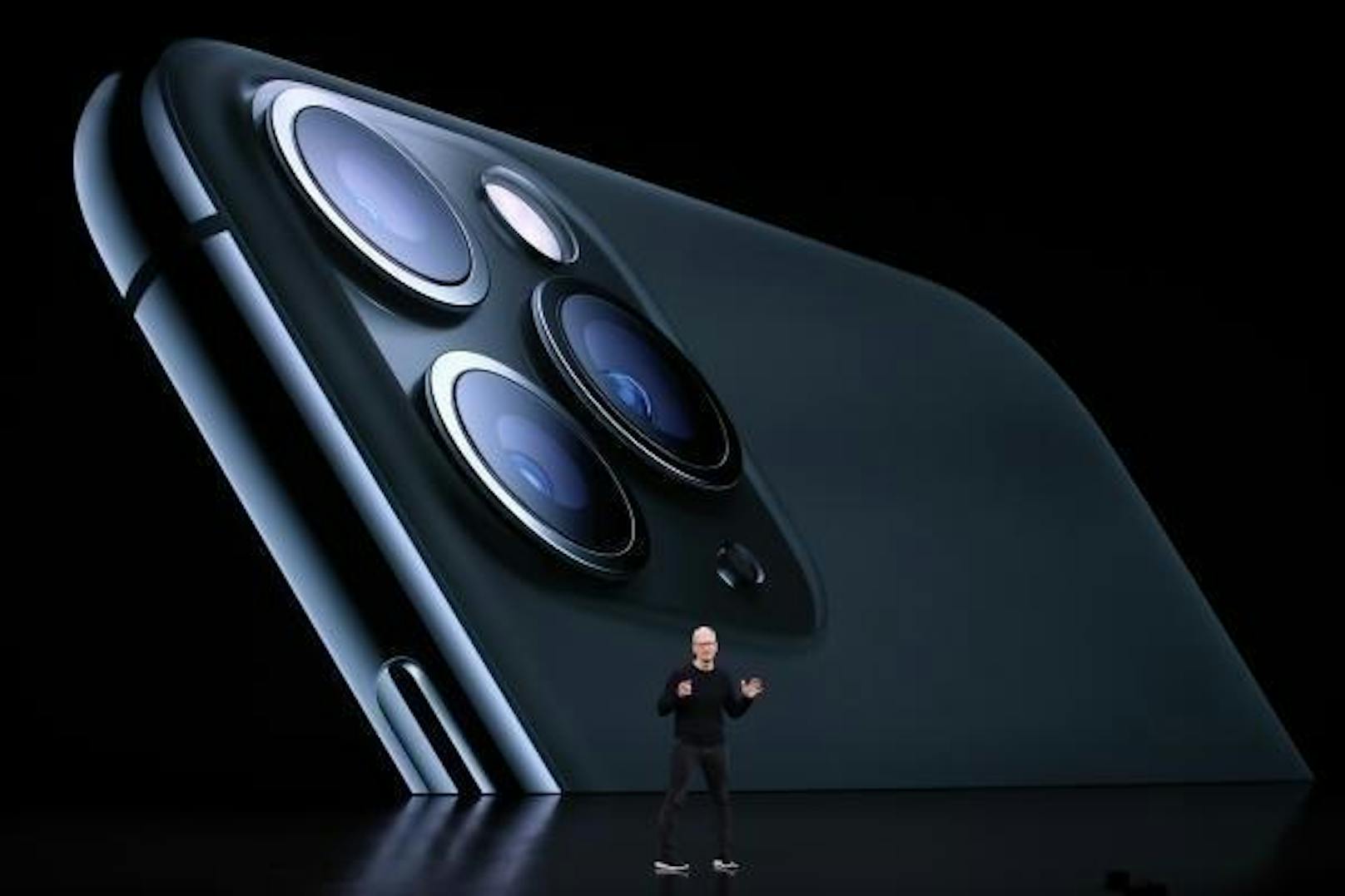 "Apple spürt den Druck von anderen Herstellern und deren Handykameras deutlich. Die Kamera des iPhone 11 Pro ist darum ein großer Schritt nach vorn", schreibt Theverge.com weiter im Testbericht.