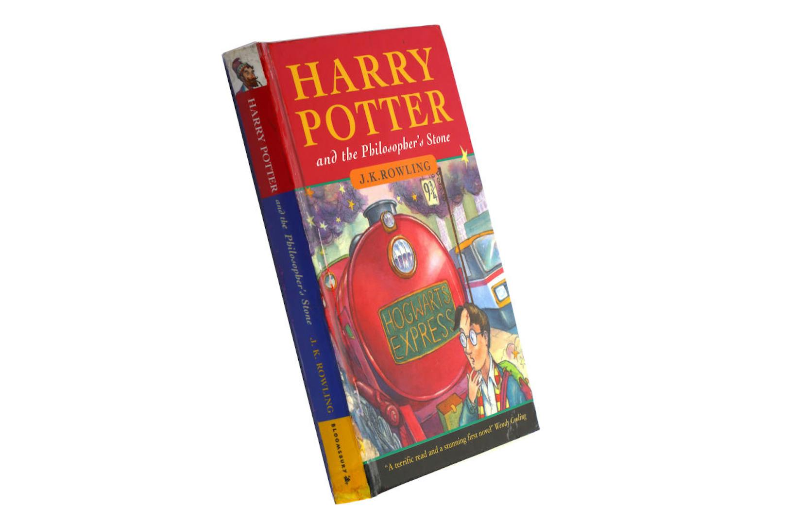 Eine (fehlerhafte) Erstausgabe von "Harry Potter and the Philosopher's Stone" erzielte bei einer Auktion eine Rekordsumme.