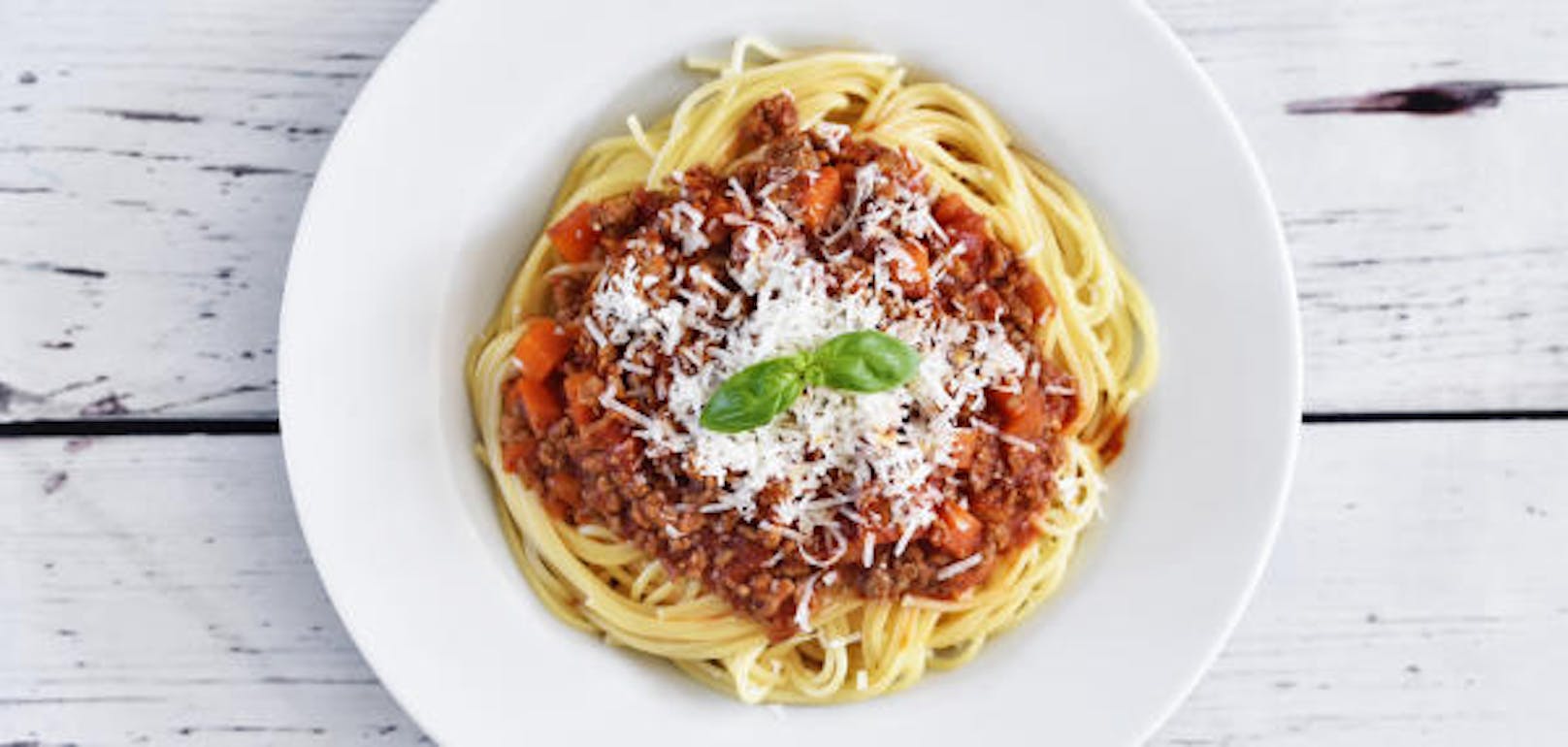 <strong>Spaghetti Bolognese:</strong>&nbsp;<a target="_blank" href="https://inform.heute.at/a/44234474/spaghetti-bolognese">Hier geht's zum Rezept!</a><br>