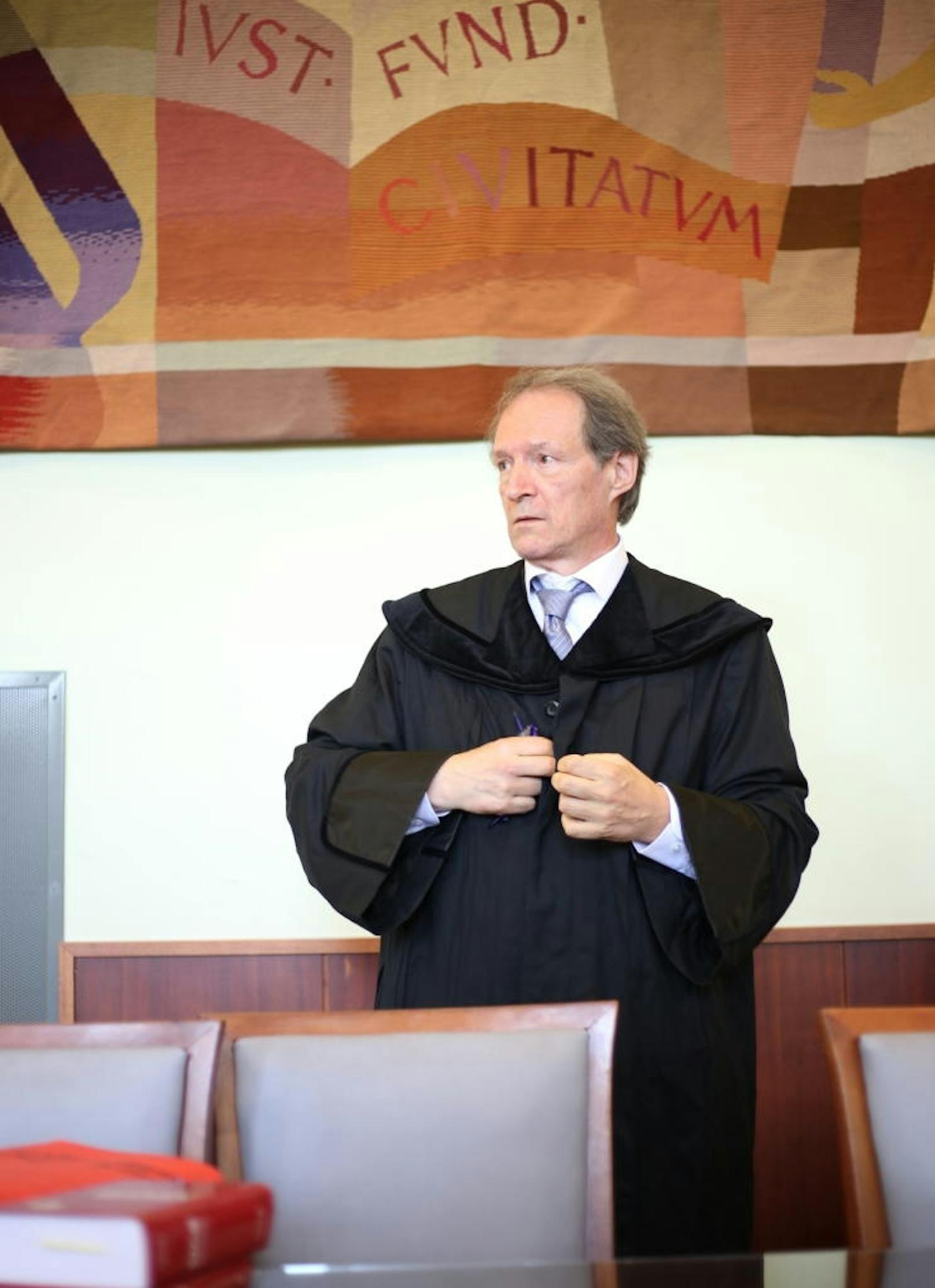 Anwalt Wolfgang Blaschitz im Gerichtssaal.
