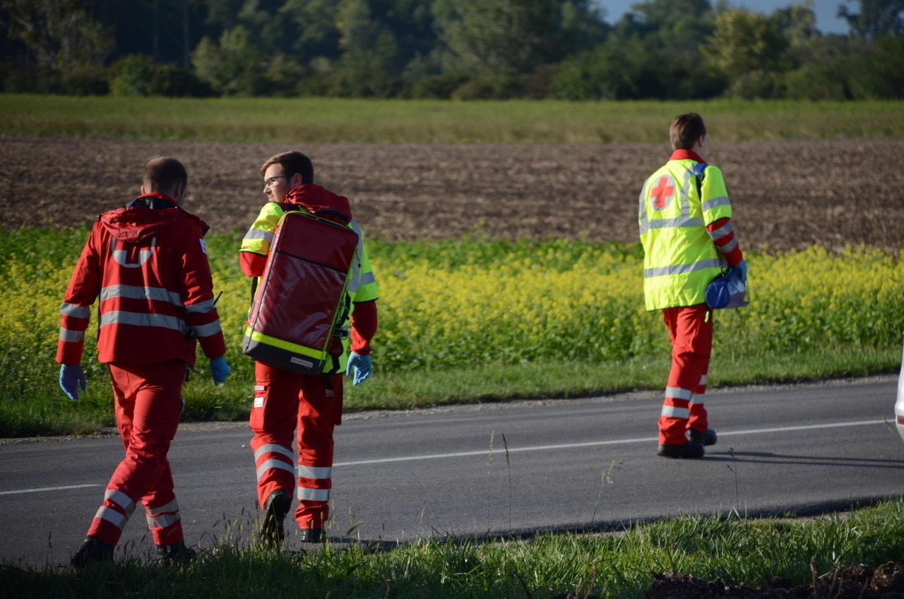 Polizei, Rettung und Feuerwehr im Einsatz.