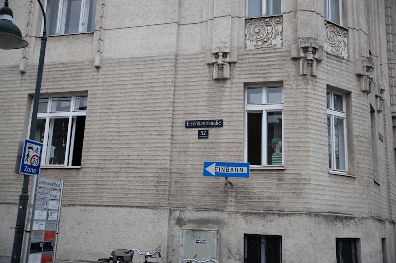 Beim Ausparken in der Eisenhandstraße beschädigte sie das erste Auto.