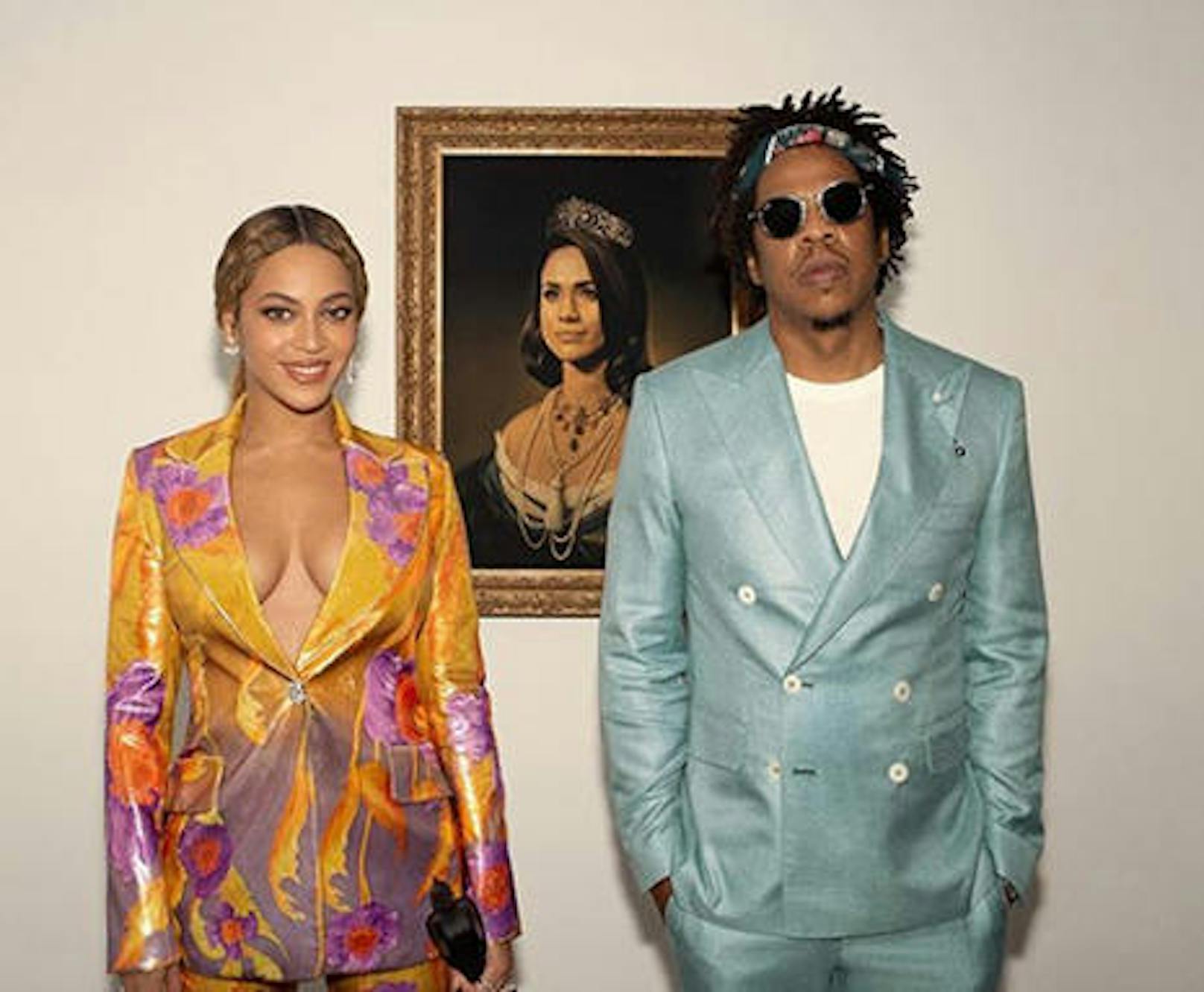 Beyonce und Jay-Z waren bei den Brit Awards nicht selbst anwesend, um ihren Preis als Best International Group entgegenzunehmen. Stattdessen schickten sie ein Dankesvideo. Die Schau wurde ihnen allerdings von einem Gemälde im Hintergrund gestohlen. Maler Tim O'Brien verewigte Meghan Markle als Königin. Echter US-Kitsch halt.