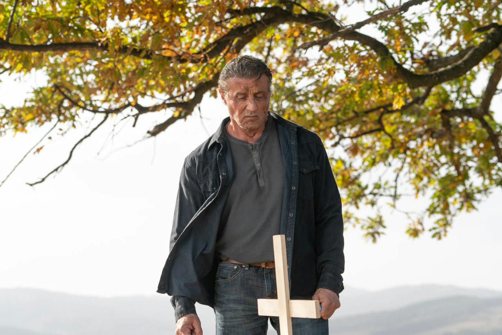 John Rambo (Sylvester Stallone) musste schon viele geliebte Menschen beerdigen.