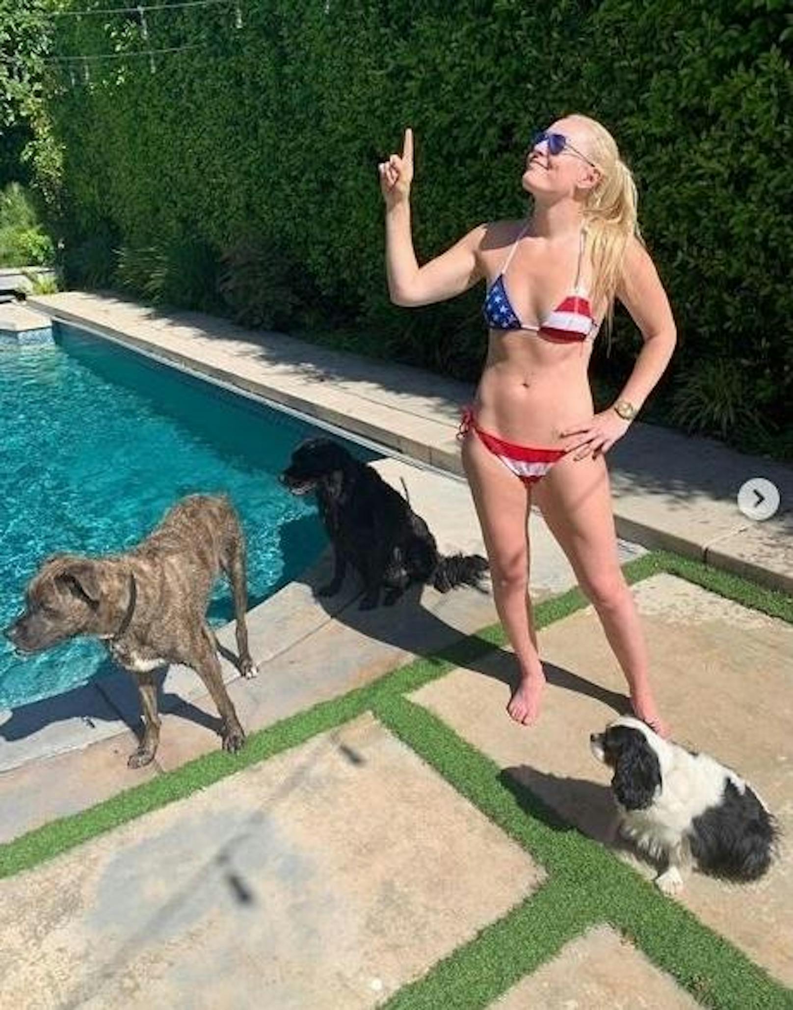 04.07.2019: Lindsey Vonn wirft sich für den 4. Juli in einen Stars&Stripes-Bikini.