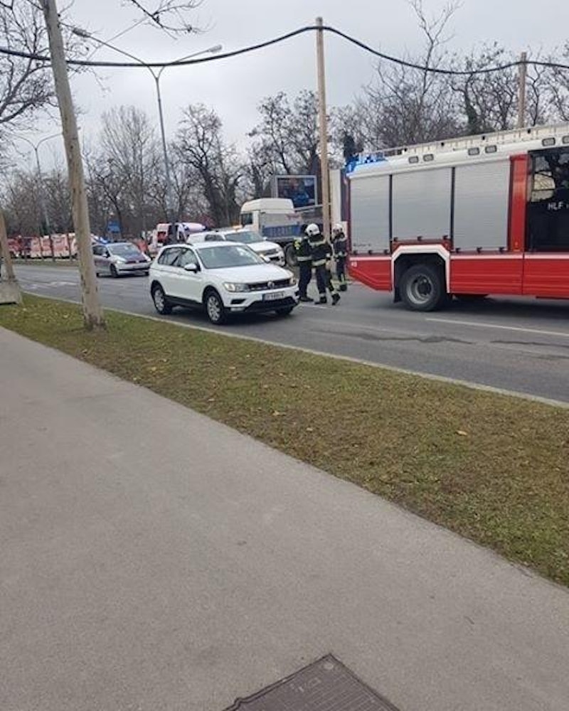 Zwei Personen wurden verletzt.