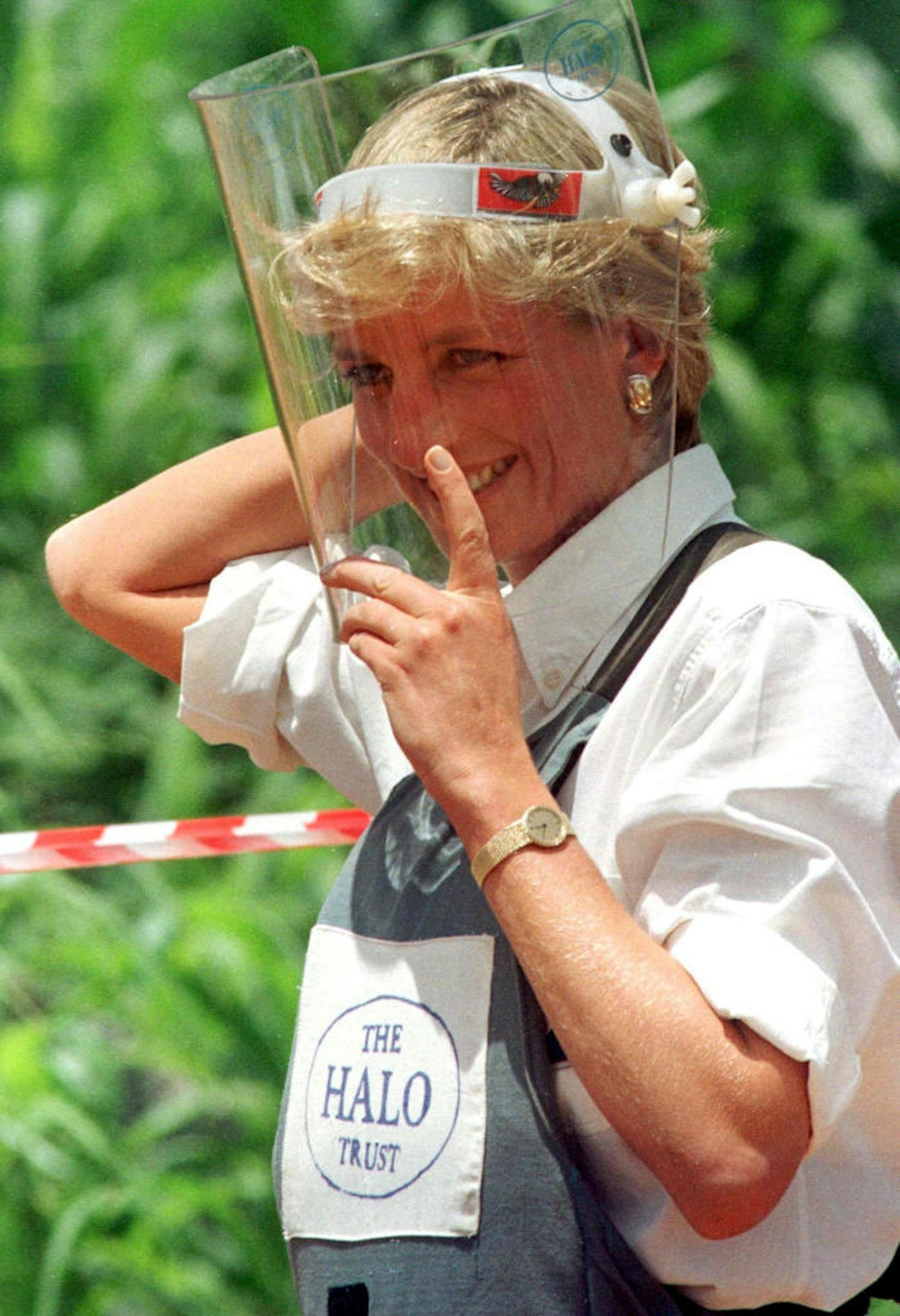 Diana unterstützte die Forderung des Roten Kreuzes, Landminen für illegal zu erklären.