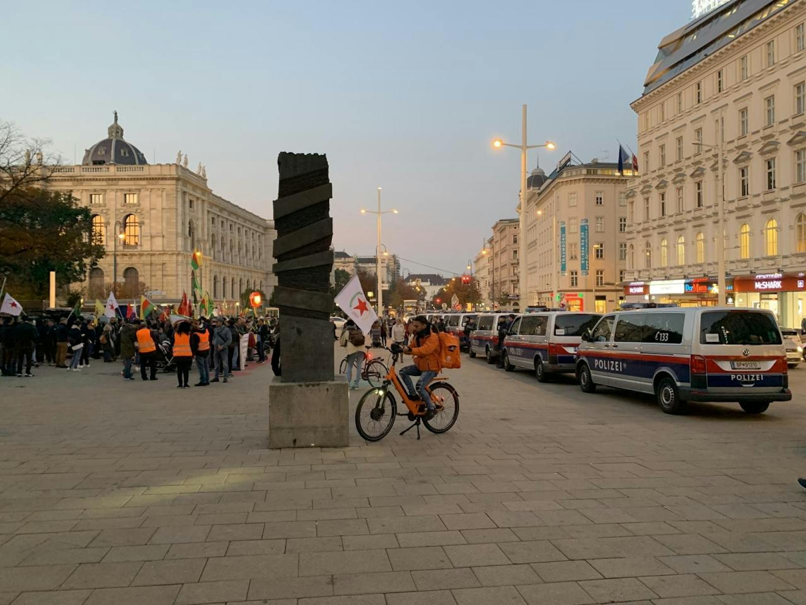 Am Montag kam es erneut zu einer Kurden-Demo in Wien.