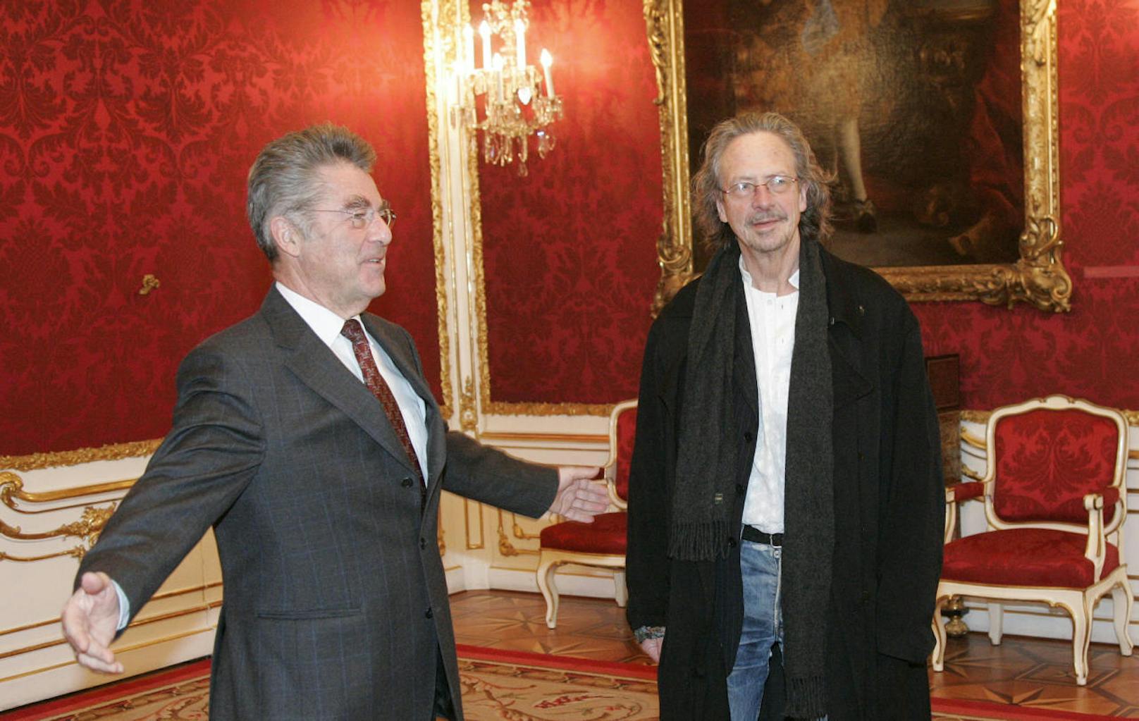 Bundespräsident Heinz Fischer mit Peter Handke im Dezember 2007. 