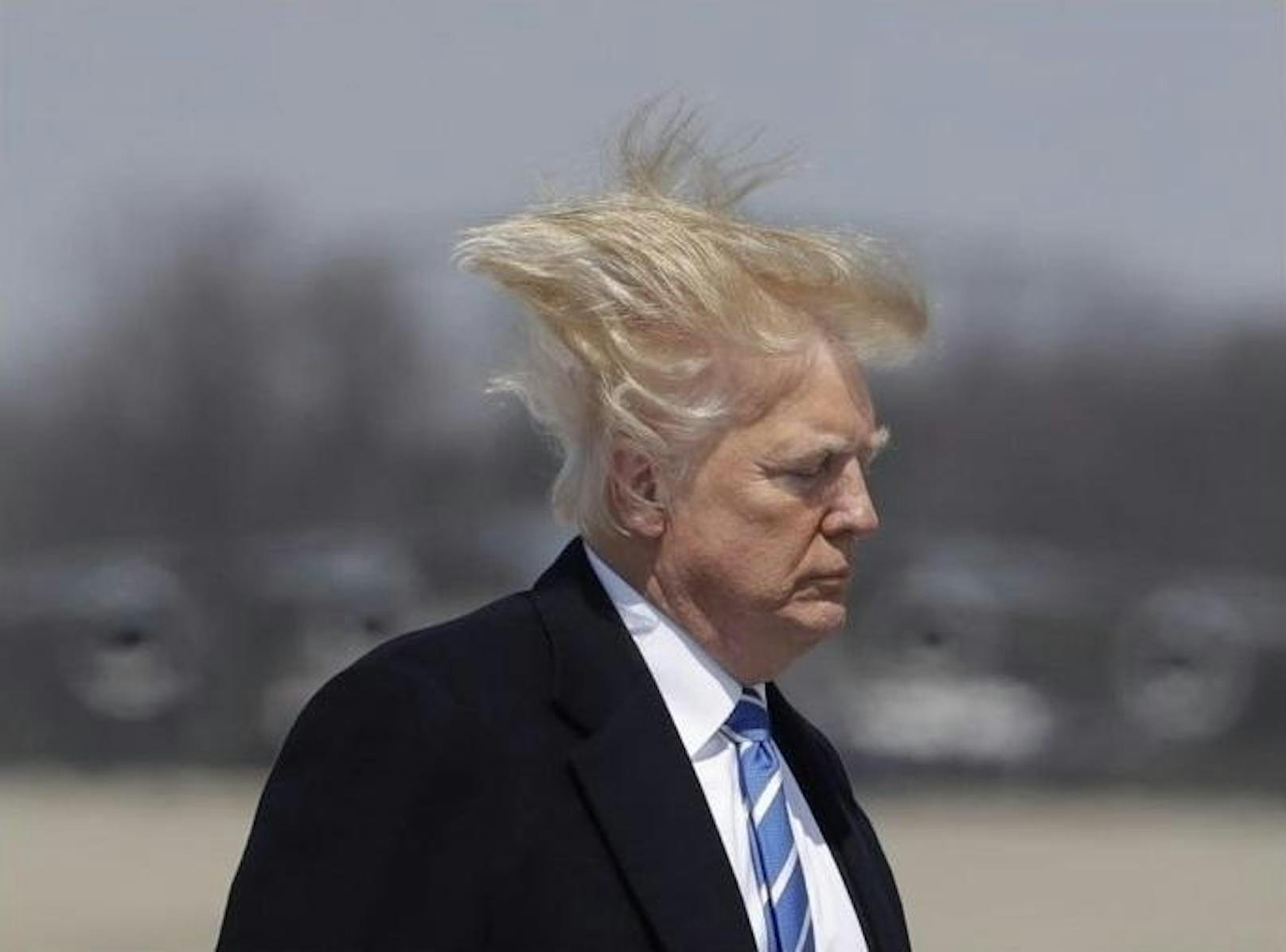 Donald Trump im Wind.