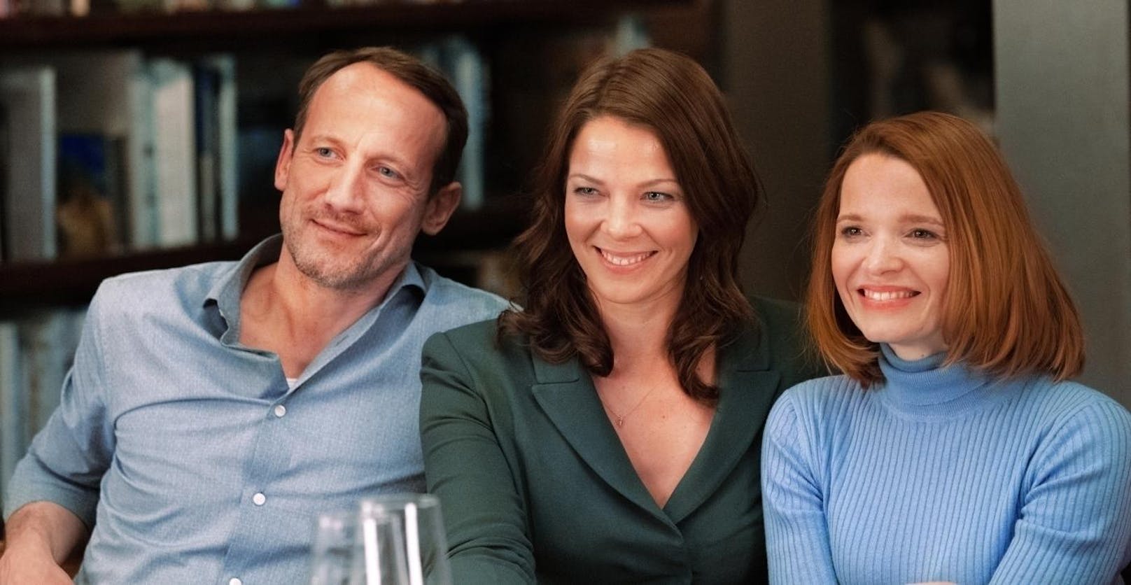Rocco (Wotan Wilke Möhring), Eva (Jessica Schwarz) und Carlotta (Karoline Herfurth) freuen sich auf den Abend. 
