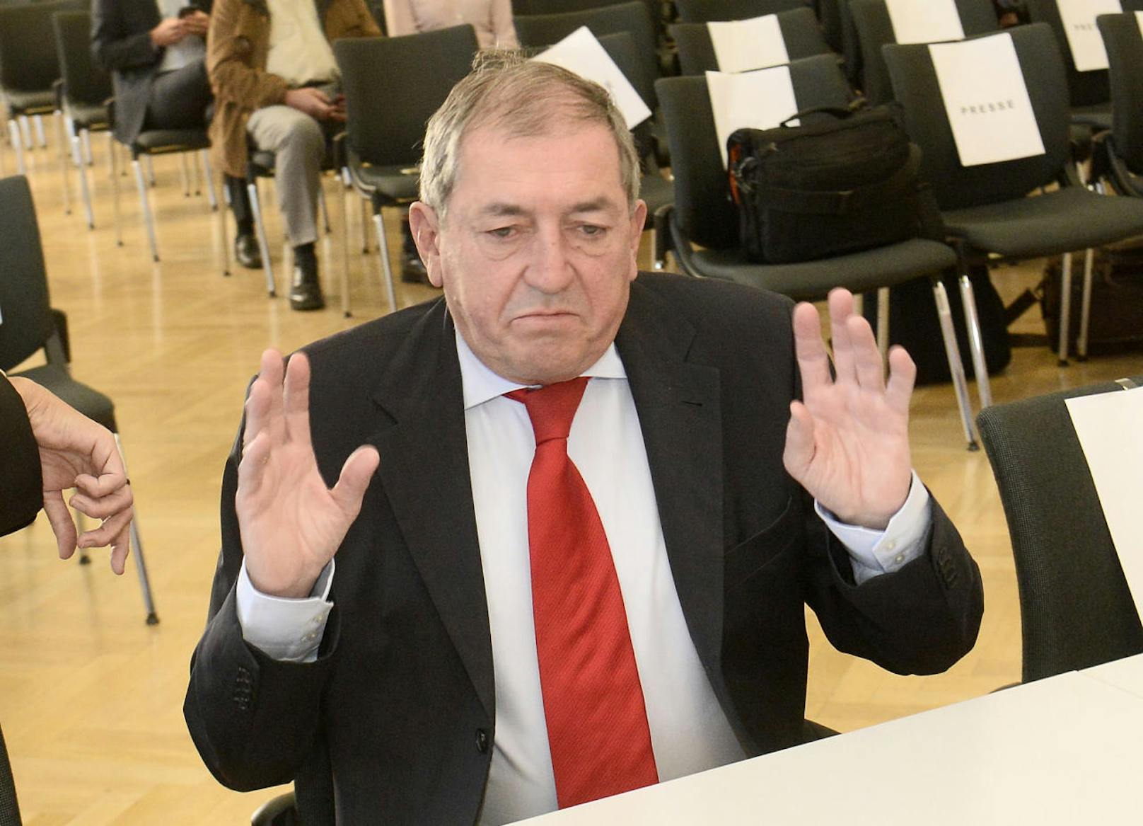 Der ehemalige Bürgermeister von Salzburg, Heinz Schaden, muss ins Gefängnis.