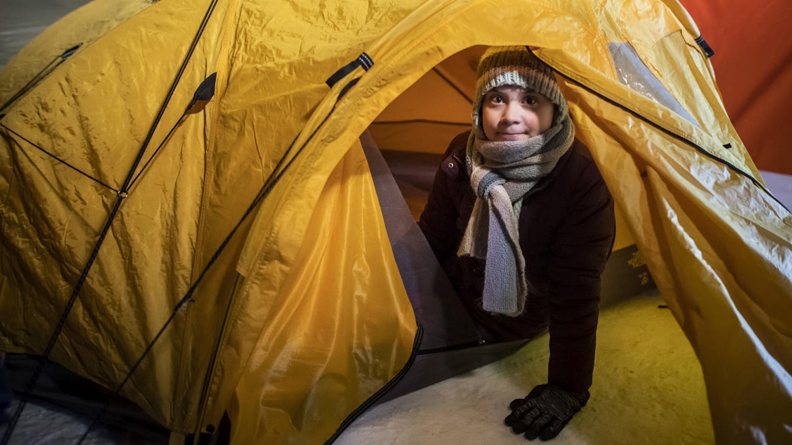 Greta Thunberg im Aktivisten-Zelt