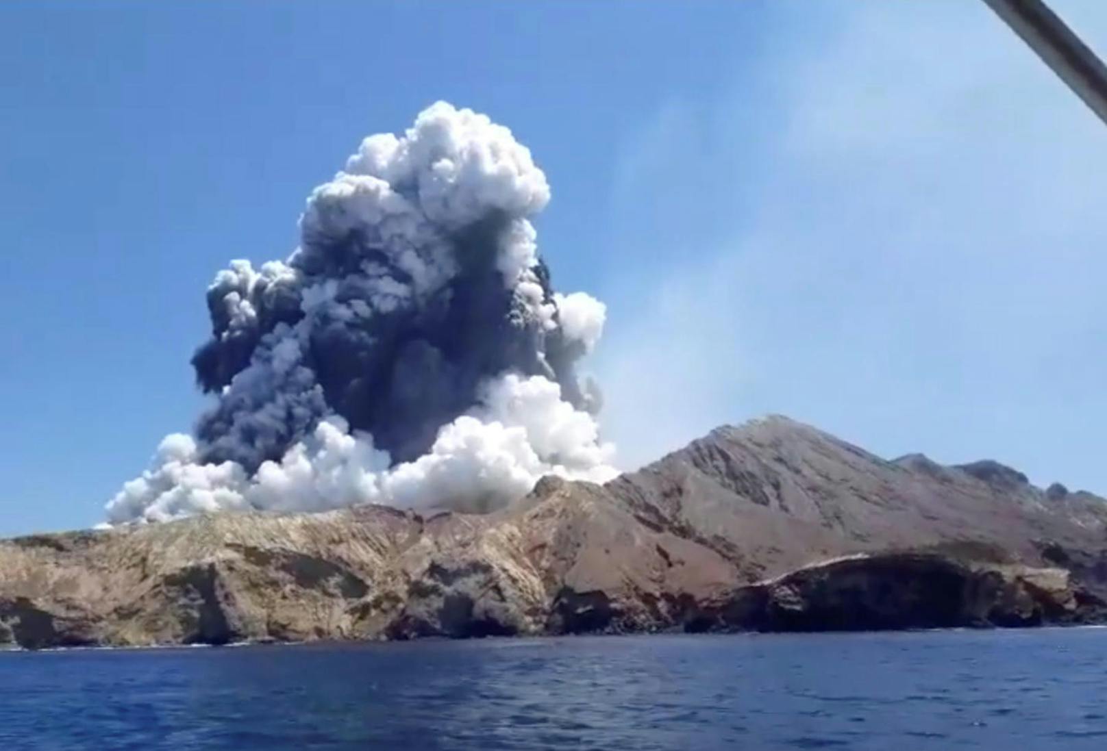 Rund 50 Personen hatten sich zum Zeitpunkt des Vulkanausbruchs auf der Insel aufgehalten.