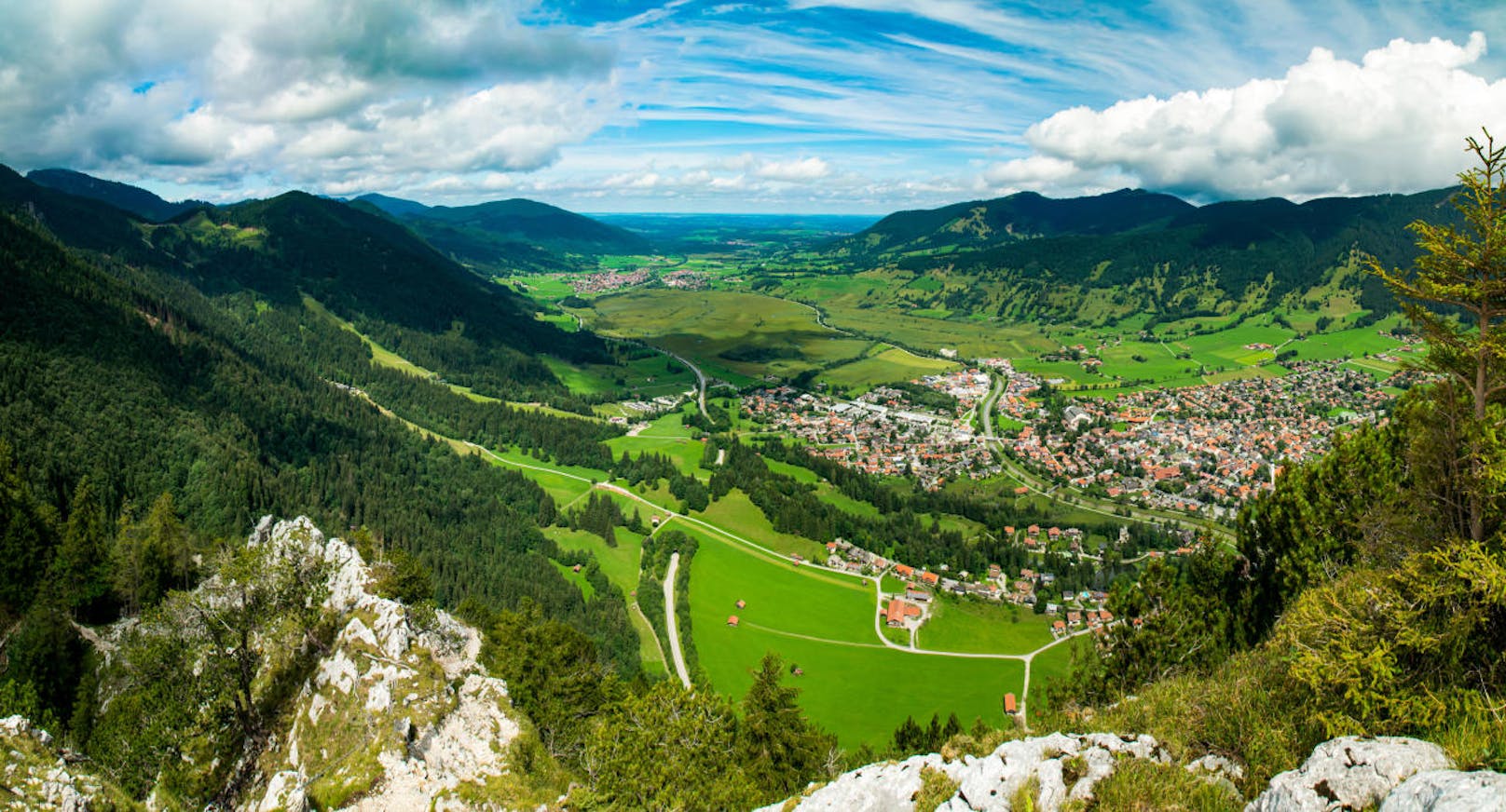 Oberammergau (Deutschland): Alle Jahren werden die Passionsspiele von Mai bis Oktober zelebriert.