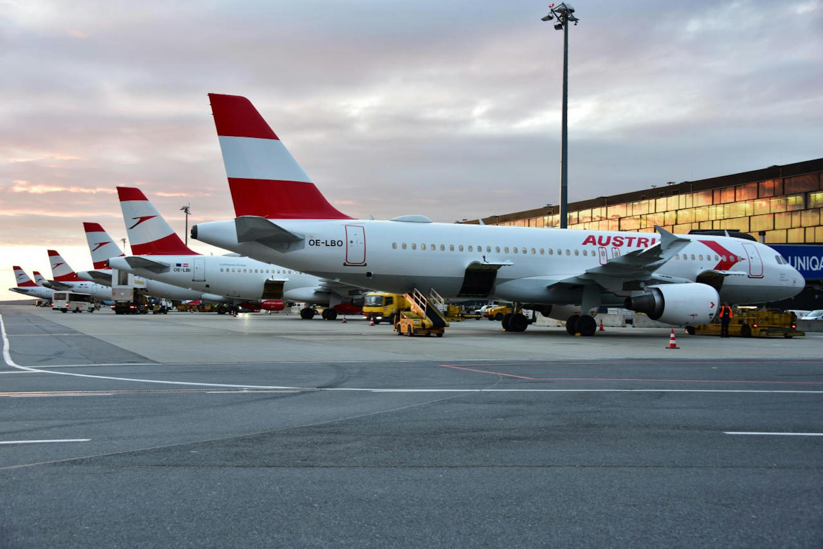 Der Lufthansa-Konzern will dieses Konzept von diesem Donnerstag (7. November) an auf Europa-Flügen seiner Netz-Gesellschaften Austrian, Lufthansa und Swiss über den Winter einführen.