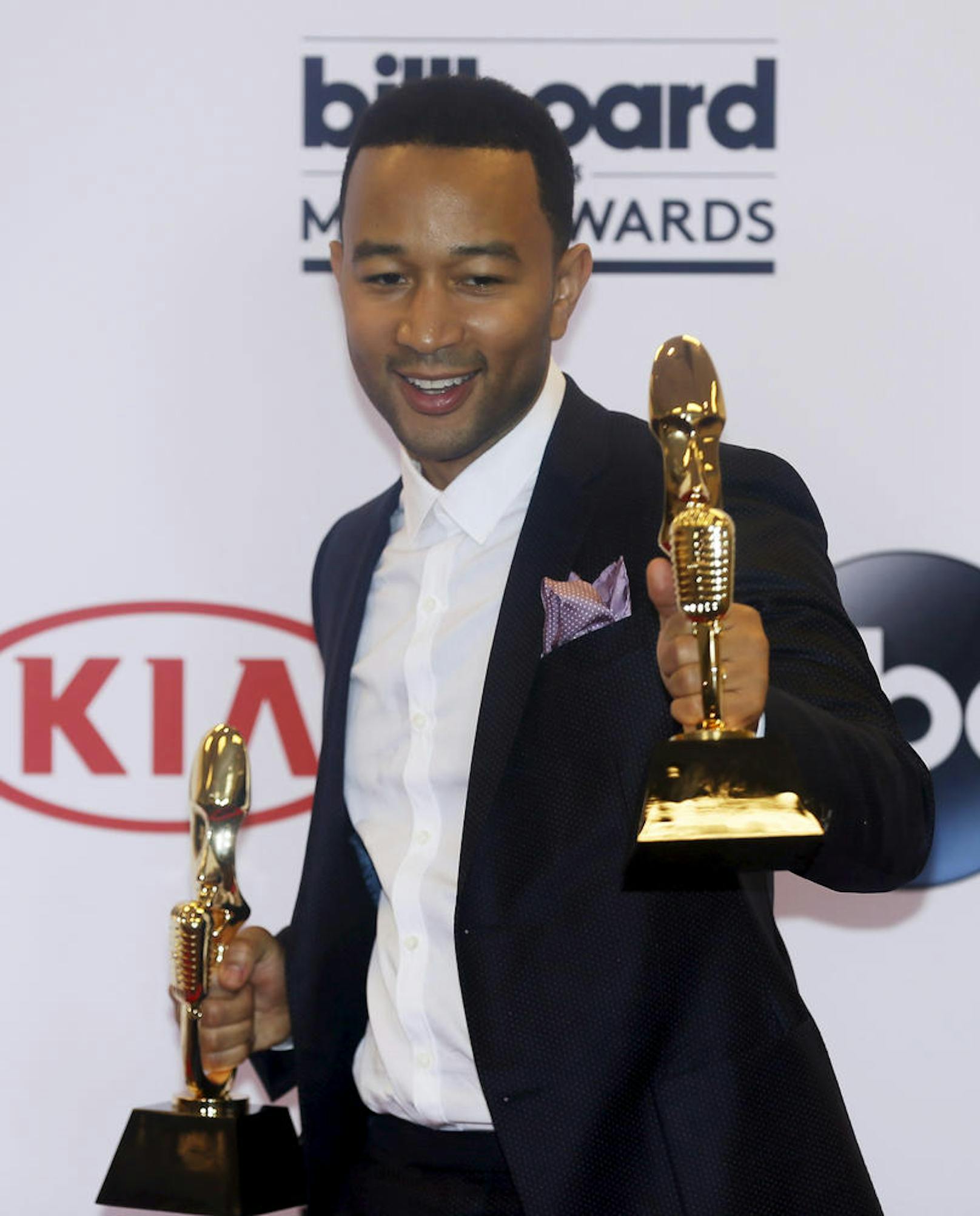 John Legend räumte in den Kategorien "Top Streaming Song (Audio)" und "Top Radio Song - "All of Me"" ab.