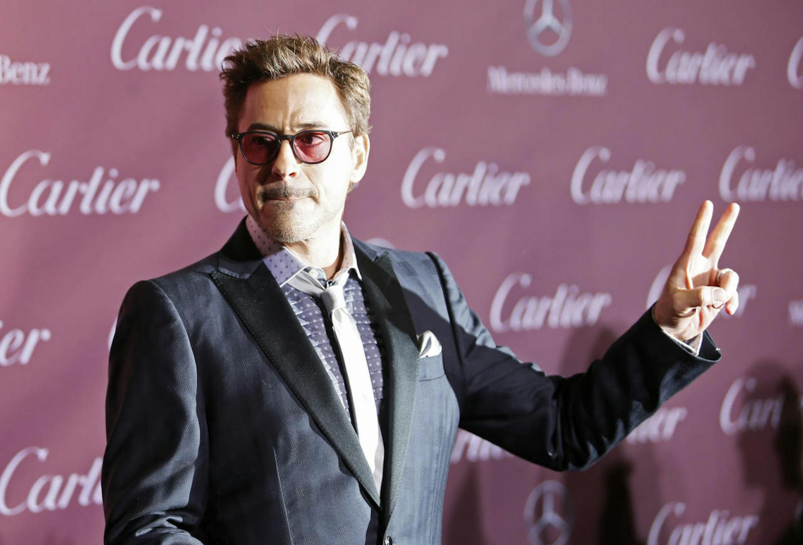 Robert Downey, Jr. posiert beim Palm Springs International Film Festival   