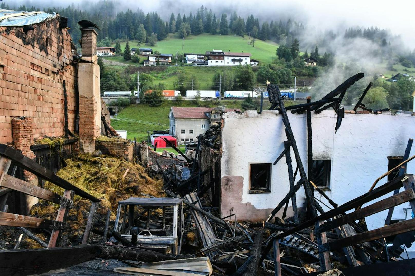 In St. Jodok am Brenner (Tirol) ist es am Montag zu einer Explosion in einem Supermarkt gekommen. Elf Menschen wurden dabei verletzt.