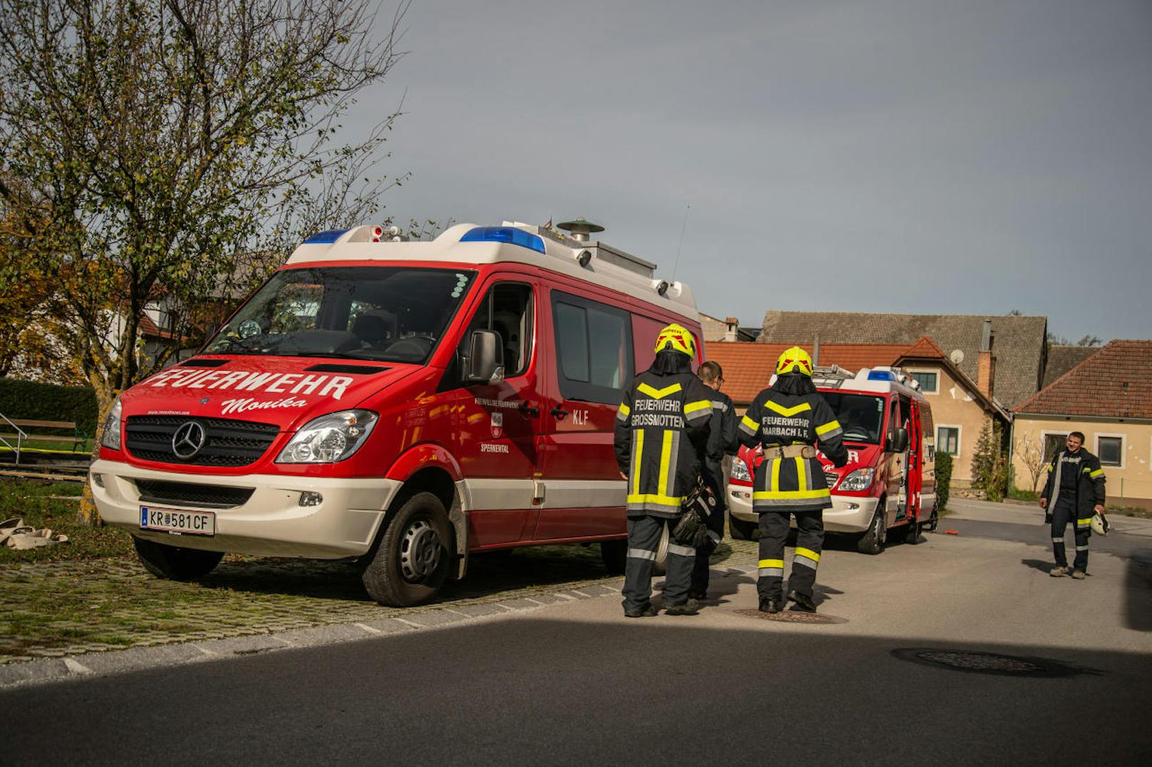 Die Feuerwehr löschte den Brand im Schweinestall in Marbach.