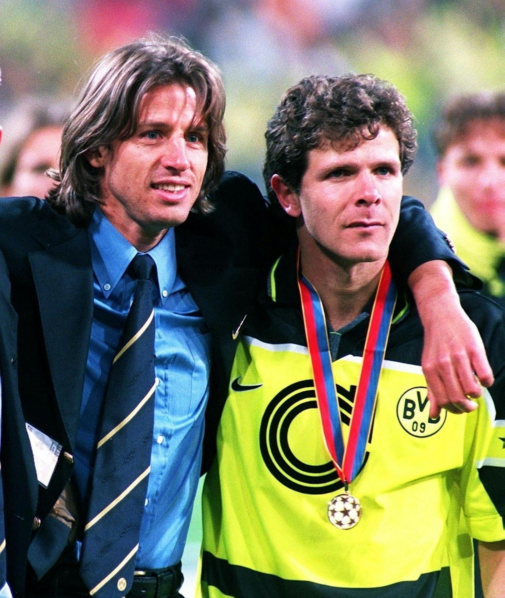 Tragischer BVB-Held war Wolfgang Feiersinger. Der ÖFB-Legionär wurde von Coach Ottmar Hitzfeld nicht in den Kader einberufen. Die Feier mit Andreas Möller ließ er sich dennoch nicht entgehen.