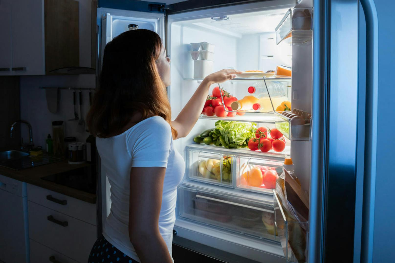 Ein Kühlschrank sollte keinesfalls neben dem Herd oder Geschirrspüler platziert werden.