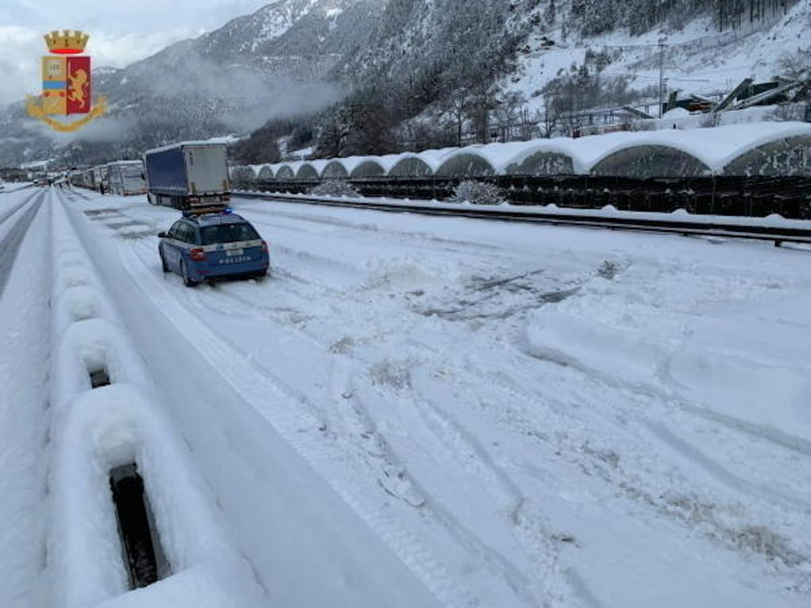Die Brennerautobahn ist zwar wieder frei, die vergangenen Stunden waren allerdings eine Geduldsprobe für Einsatzkräfte und Verkehrsteilnehmer.