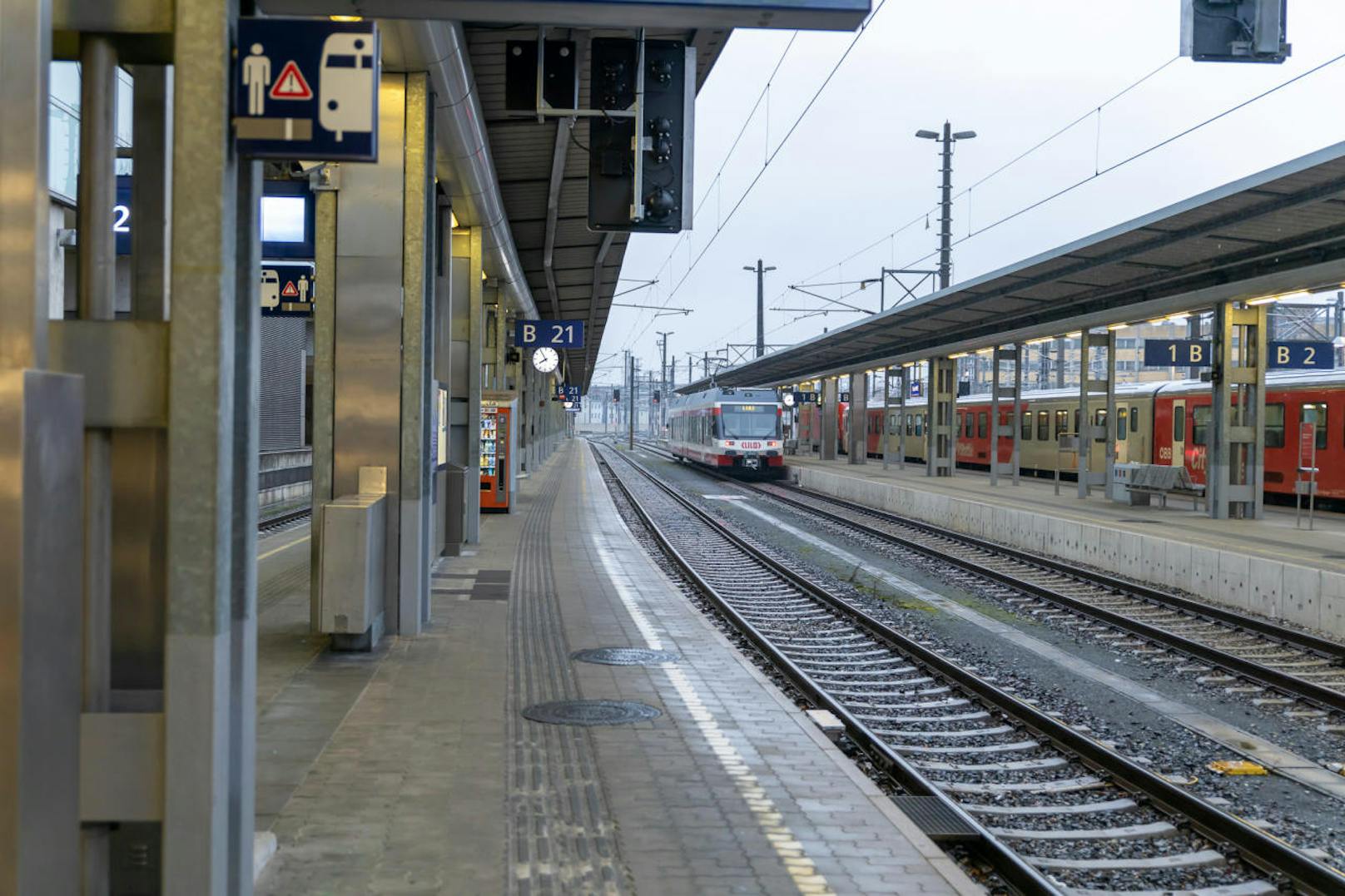 Am Linzer Hauptbahnhof machten die Beamten die Beobachtung.