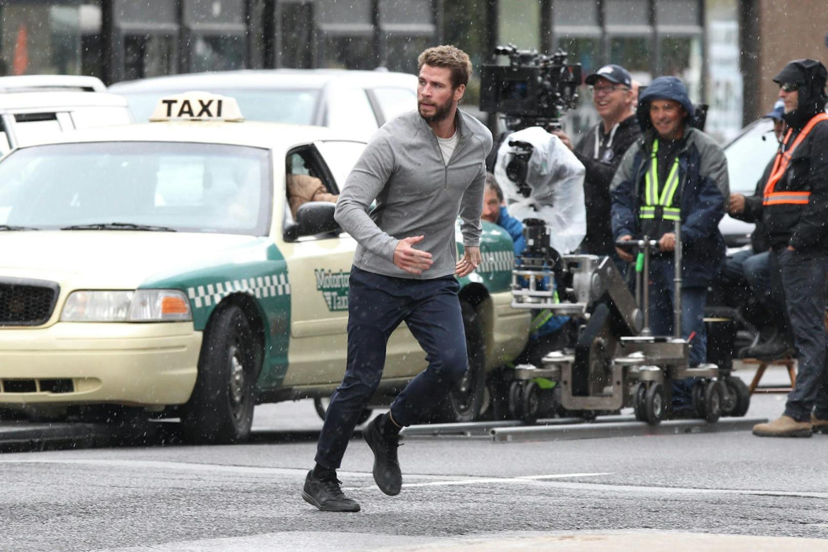 Liam Hemsworth am Set von "Dodge and Miles".