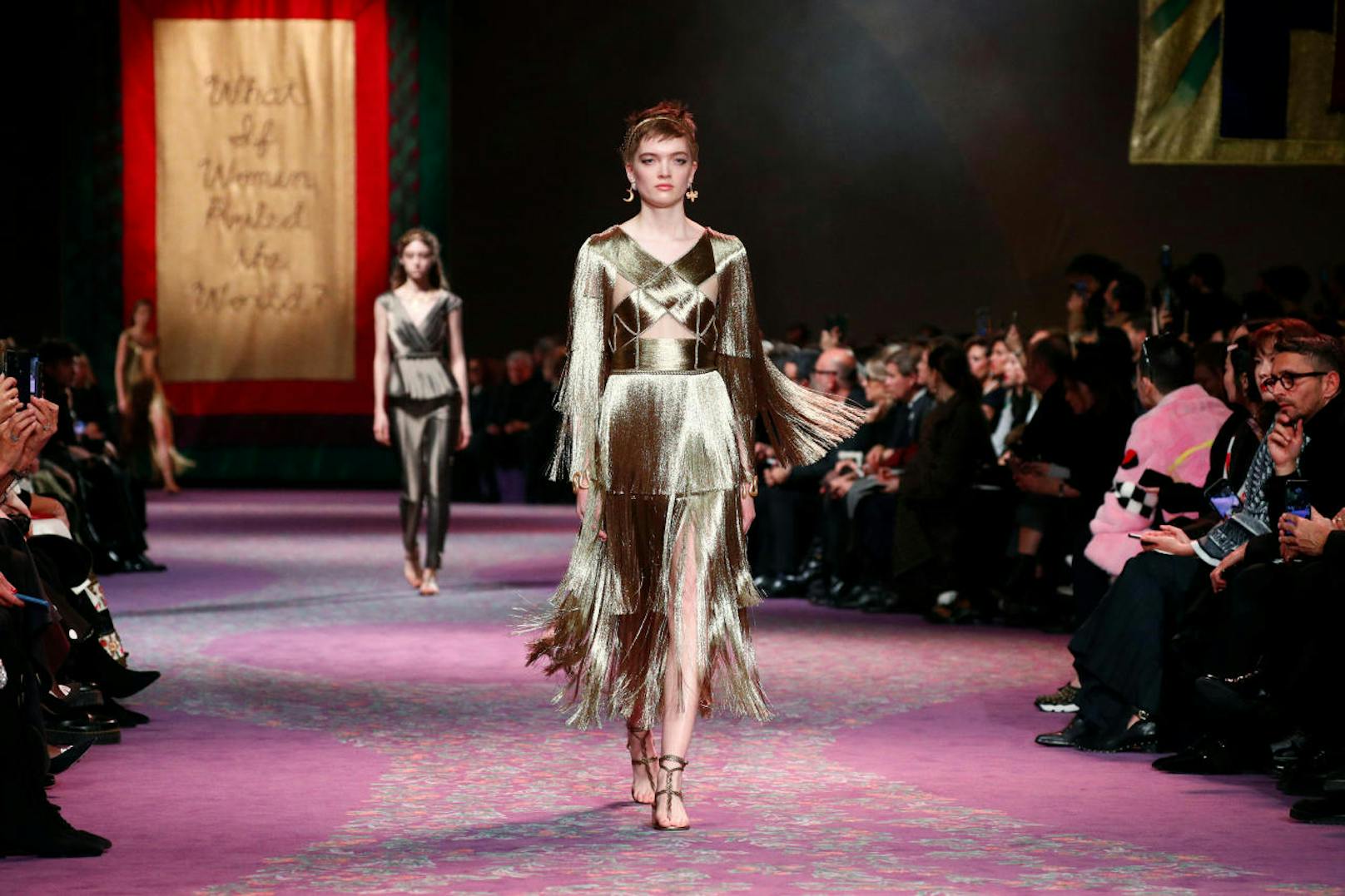 Dior Haute Couture Frühling/Sommer 2020 Kollektion am Laufsteg in Paris.