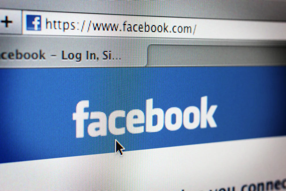 Facebook stellt sich um: Die Zeit für das alte Design läuft nun endgültig ab.