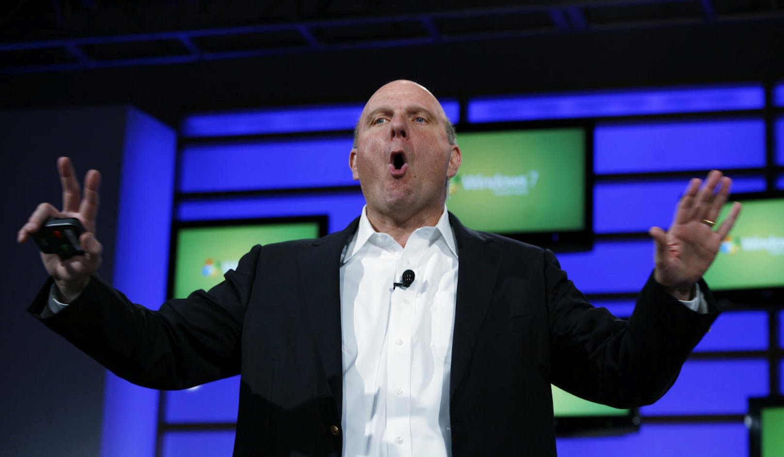 <strong>Platz 6: </strong>Der damalige Microsoft-CEO, Steve Ballmer, hat das Betriebssystem Windows 7 am 22. Oktober 2009 in New York vorgestellt - 69&nbsp;Mrd. Dollar
