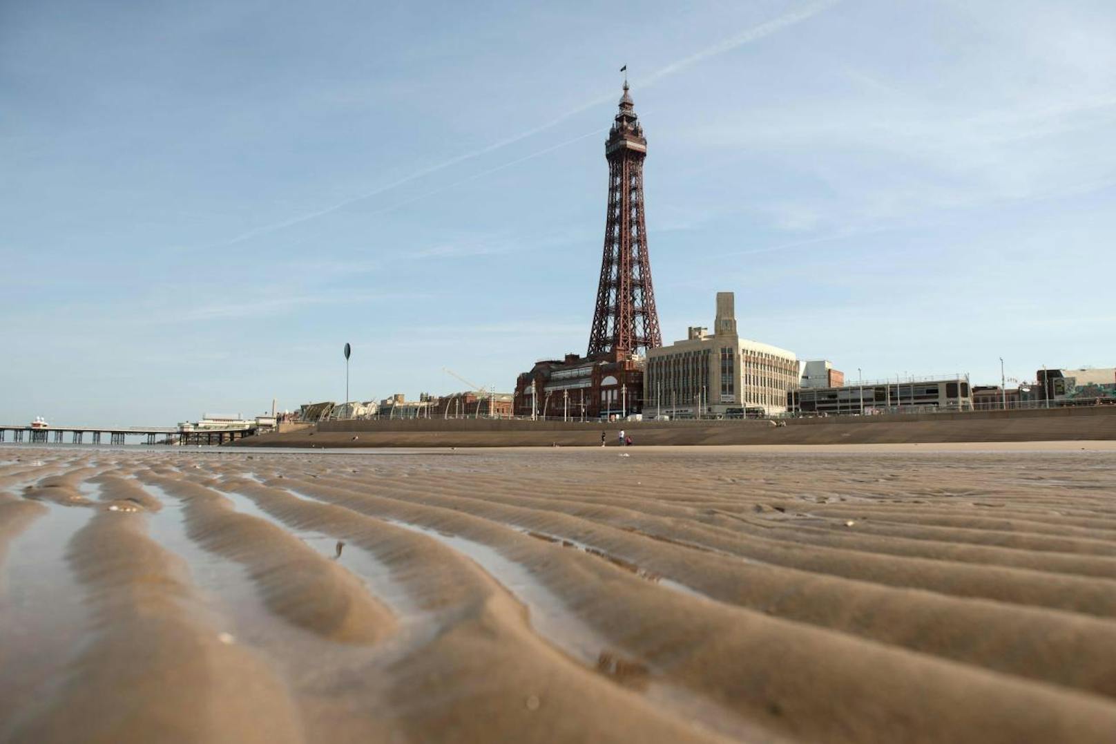 Der Strand mit dem Blackpool-Tower im Hintergrund