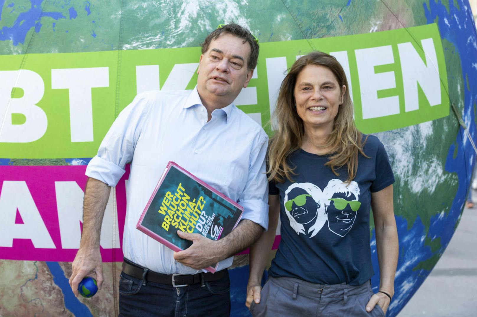 Werner Kogler und Sarah Wiener beim Wahlkampfabschluss der Grünen zur EU Wahl 2019 