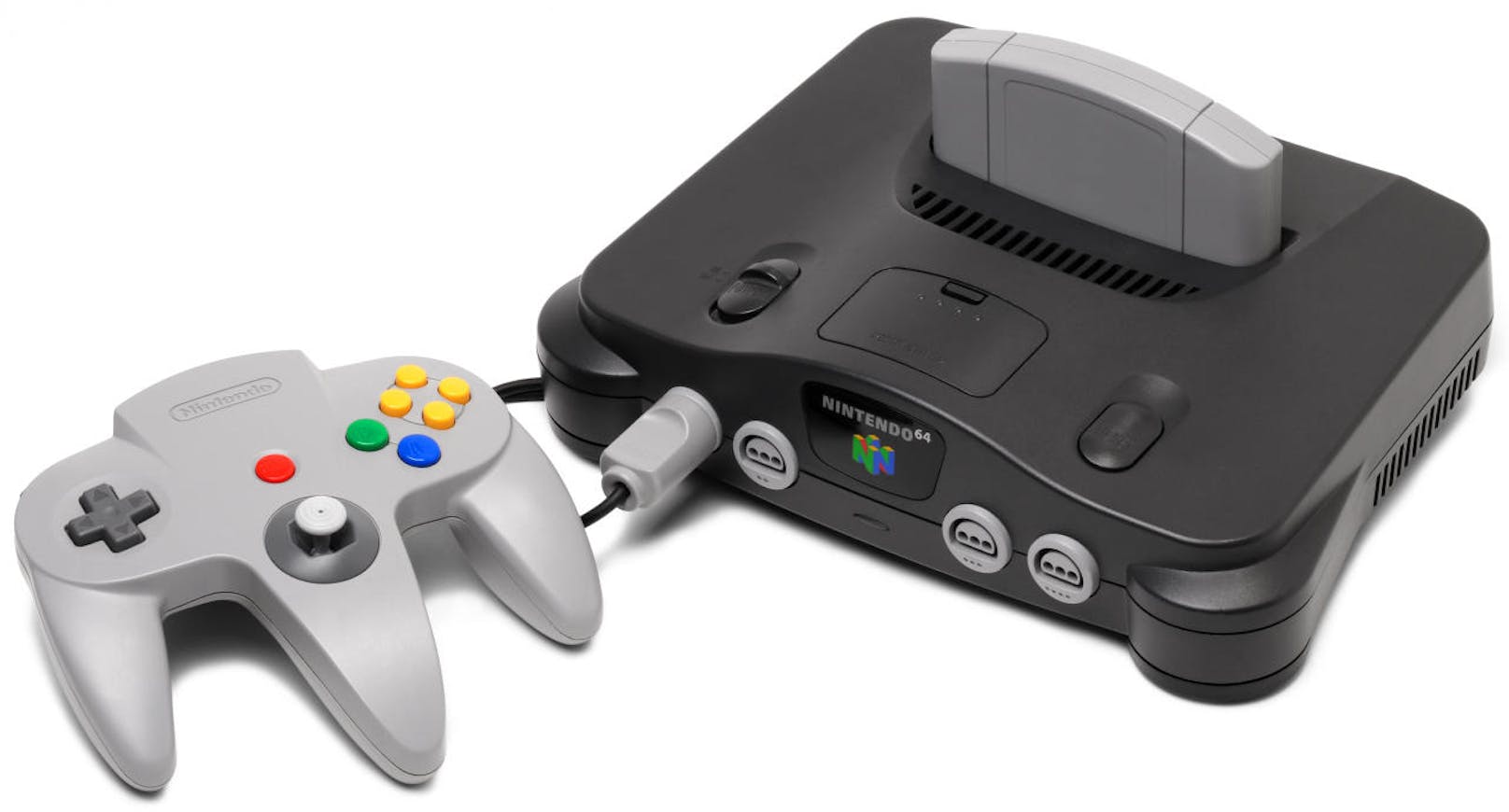 Mit dem Nintendo 64 schaffte der japanische Hersteller 1996 den Sprung in die dritte Dimension. Die Konsole mit ihrem ikonischen Controller zählt bis heute zu den beliebtesten aller Zeiten. Bei den Verkaufszahlen musste sich Nintendo allerdings der Sony PlayStation geschlagen geben.