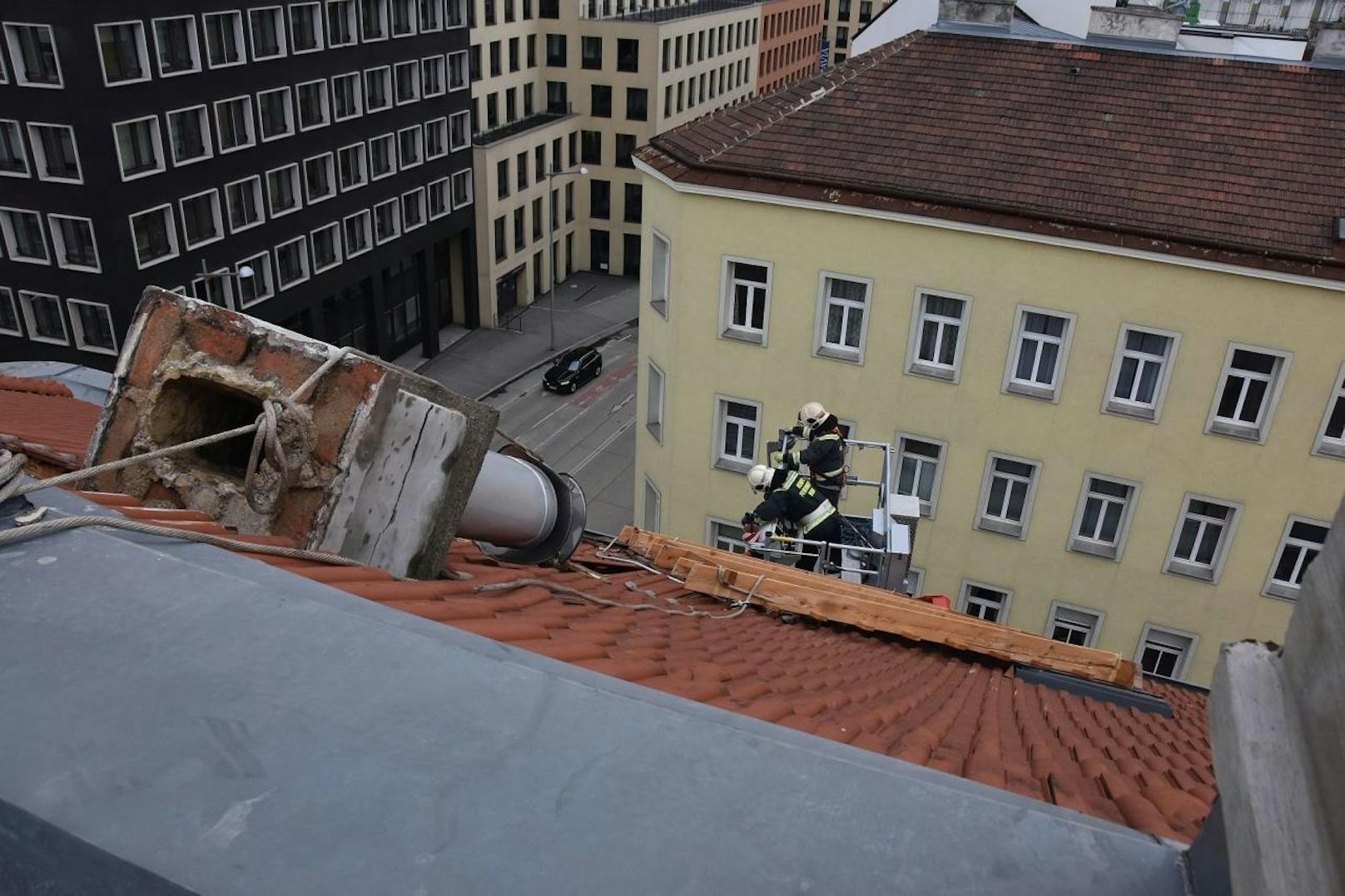 Nachdem der Sturm Wien erreichte, gab es bis zu 100 Einsätze der Feuerwehr gleichzeitig.