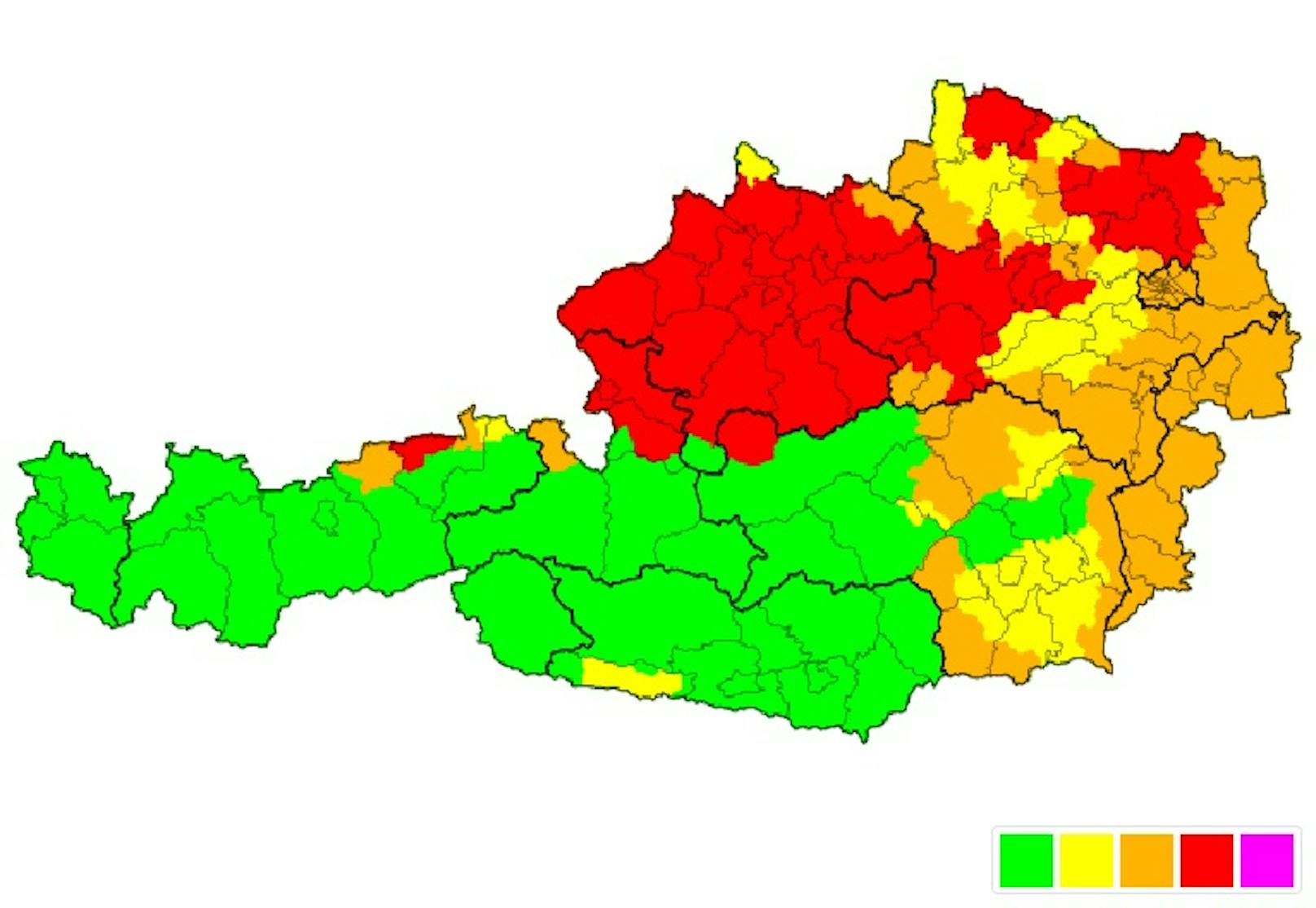 In Tirol, Salzburg, Ober- und Niederösterreich gibt es für Montagabend rote Unwetterwarnungen. Die Bundeshauptstadt dürfte verschont bleiben.