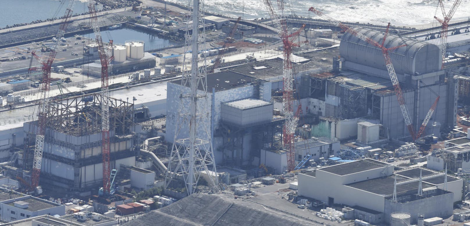 Neun Jahre nach dem Reaktorunglück in Fukushima will Japan nun 1,2 Millionen Tonnen radioaktives Wasser ins Meer kippen.