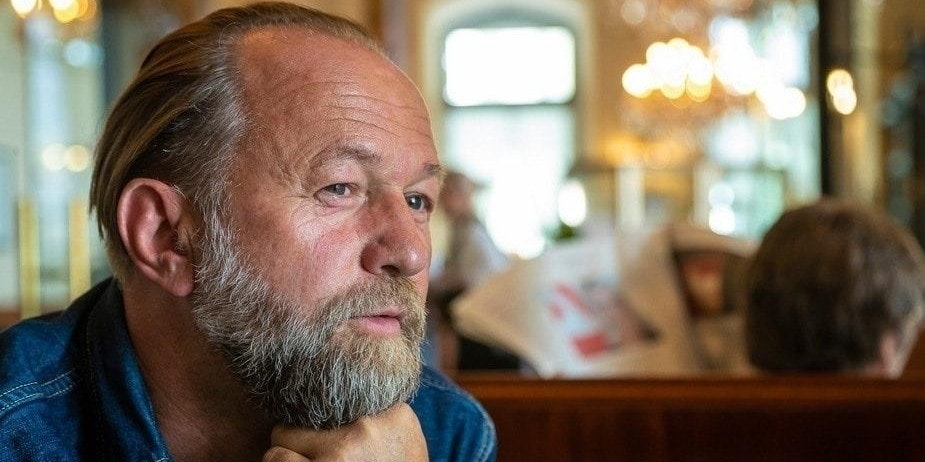 Uli Bree ist Drehbuchautor für die TV-Serie "Vorstadtweiber". An diesem Wochenende zeigt er mit Markus Linder sein sängerisches und schauspielerisches Talent.