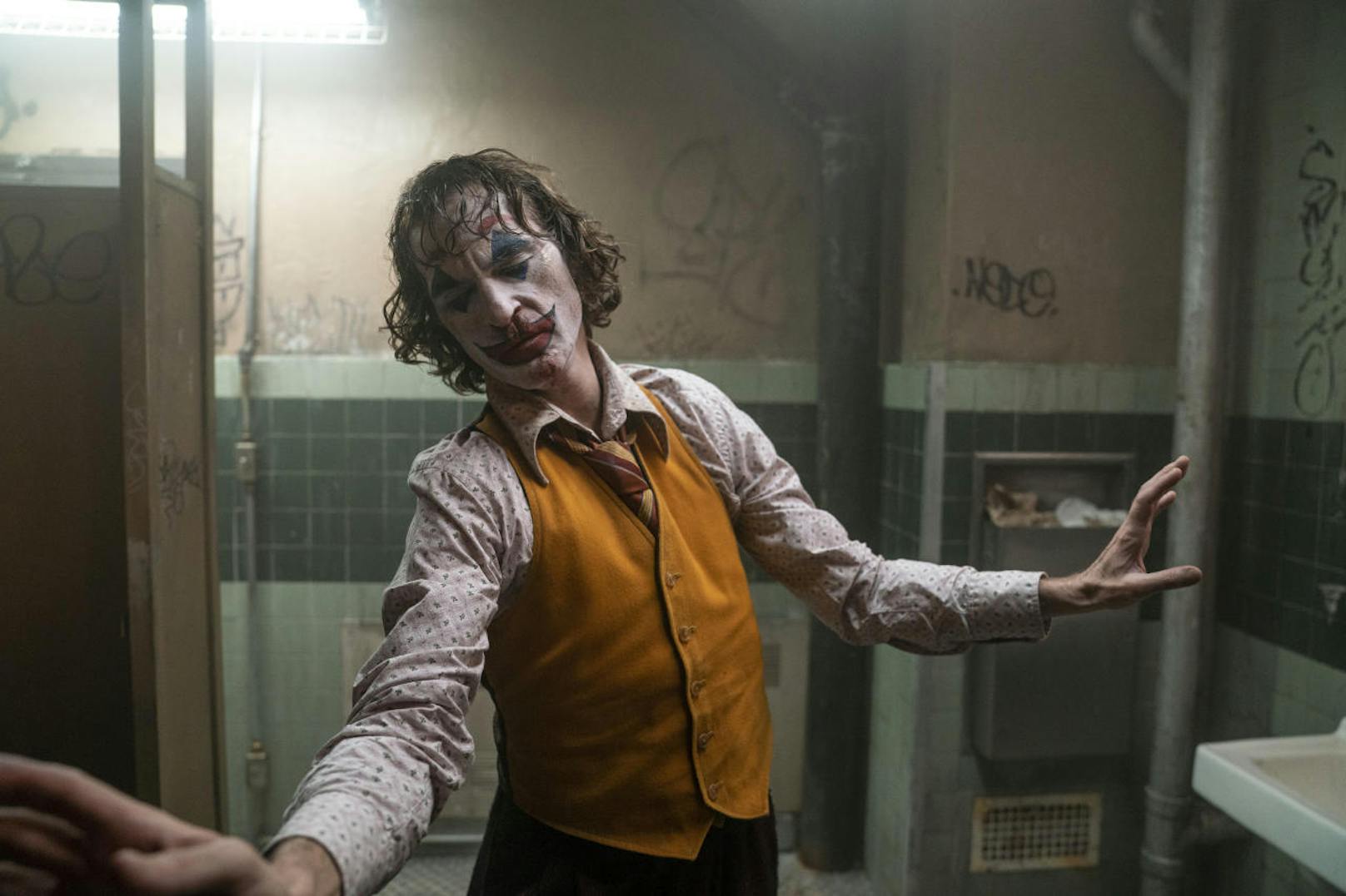 Beängstigend grandios: <strong>Joaquin Phoenix</strong> tanzt sich als "Joker" zu seinem Oscar.