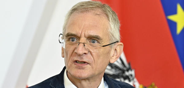 Franz Allerberger, Humanmedizin-Chef der AGES