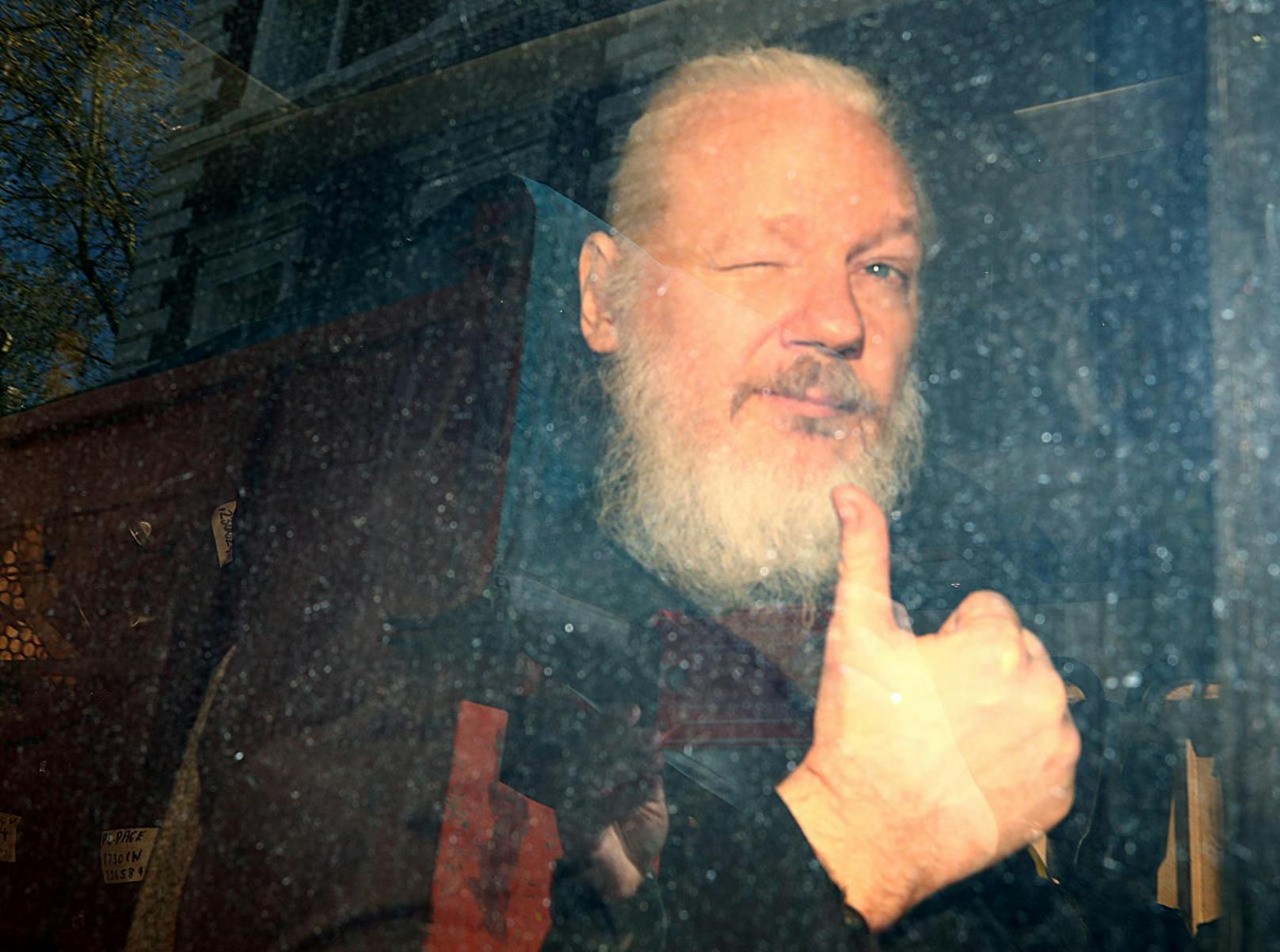 Seit April 2019 sitzt Julian Assange in einem Hochsicherheitsgefängnis in Großbritannien eine fast einjährige Haftstrafe wegen Verstoßes gegen Kautionsauflagen ab.