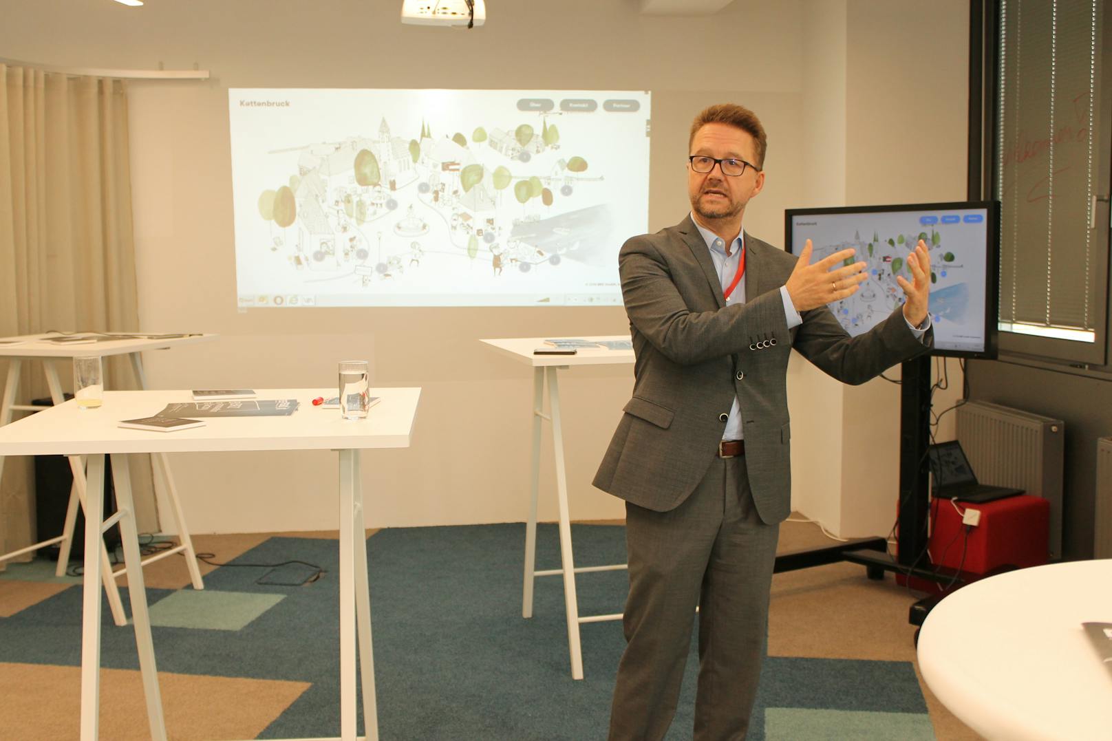 Matthias Lichtenthaler ist Leiter des Teams Digital Government &amp; Innovation, die Österreichs Verwaltung digitalisieren wollen.