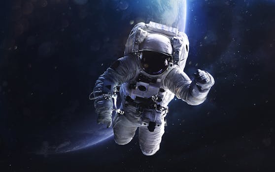 Astronaut im Weltall