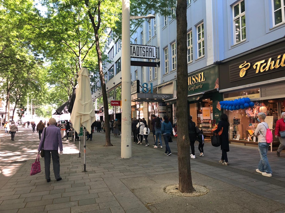 Schlange vor Tk-Maxx