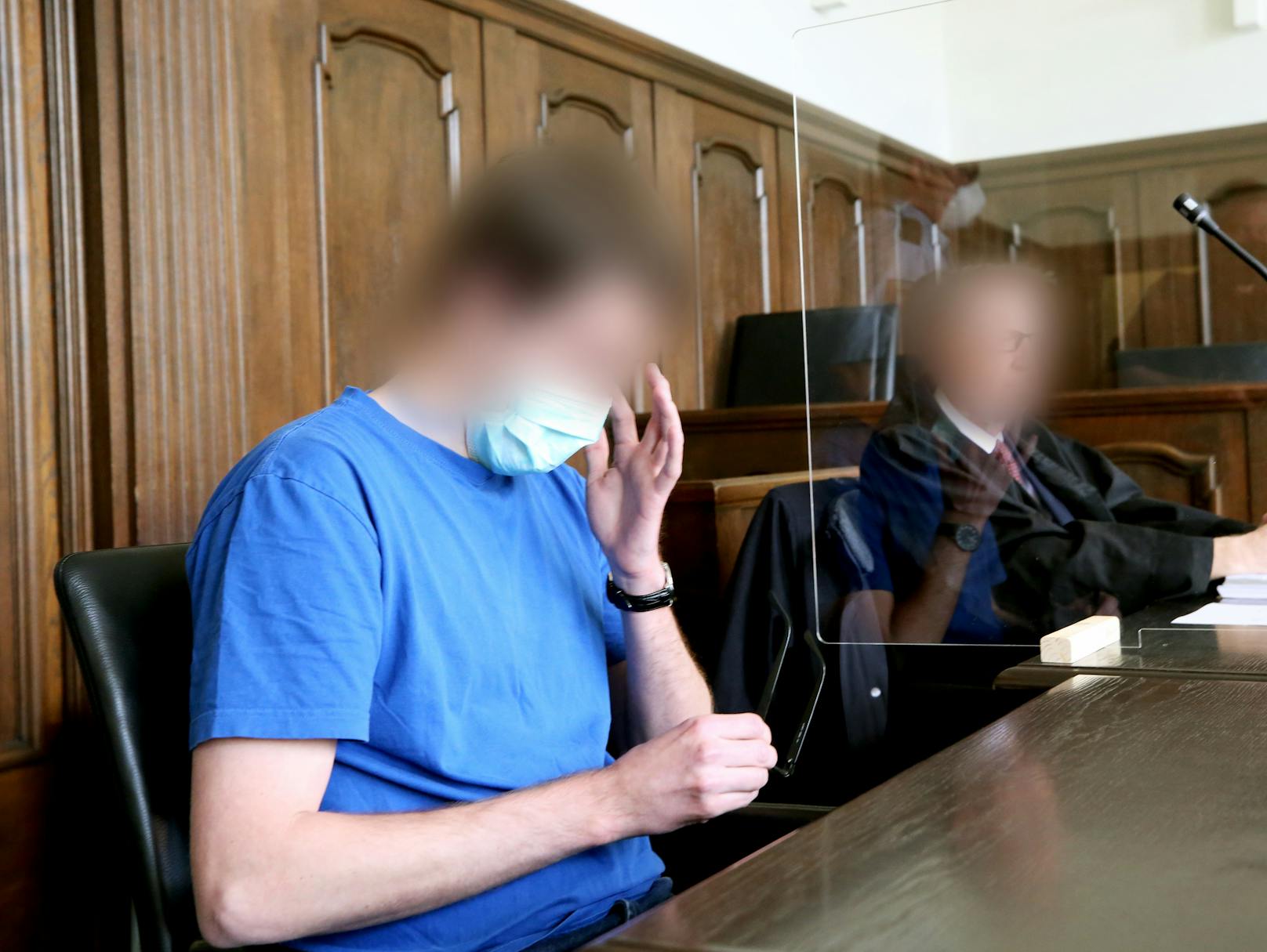 Ein 27-jähriger deutscher Soldat muss sich vor Gericht wegen mehrfachen Kindesmissbrauchs verantworten. Er soll vier Kinder 36-mal sexuell missbraucht haben.