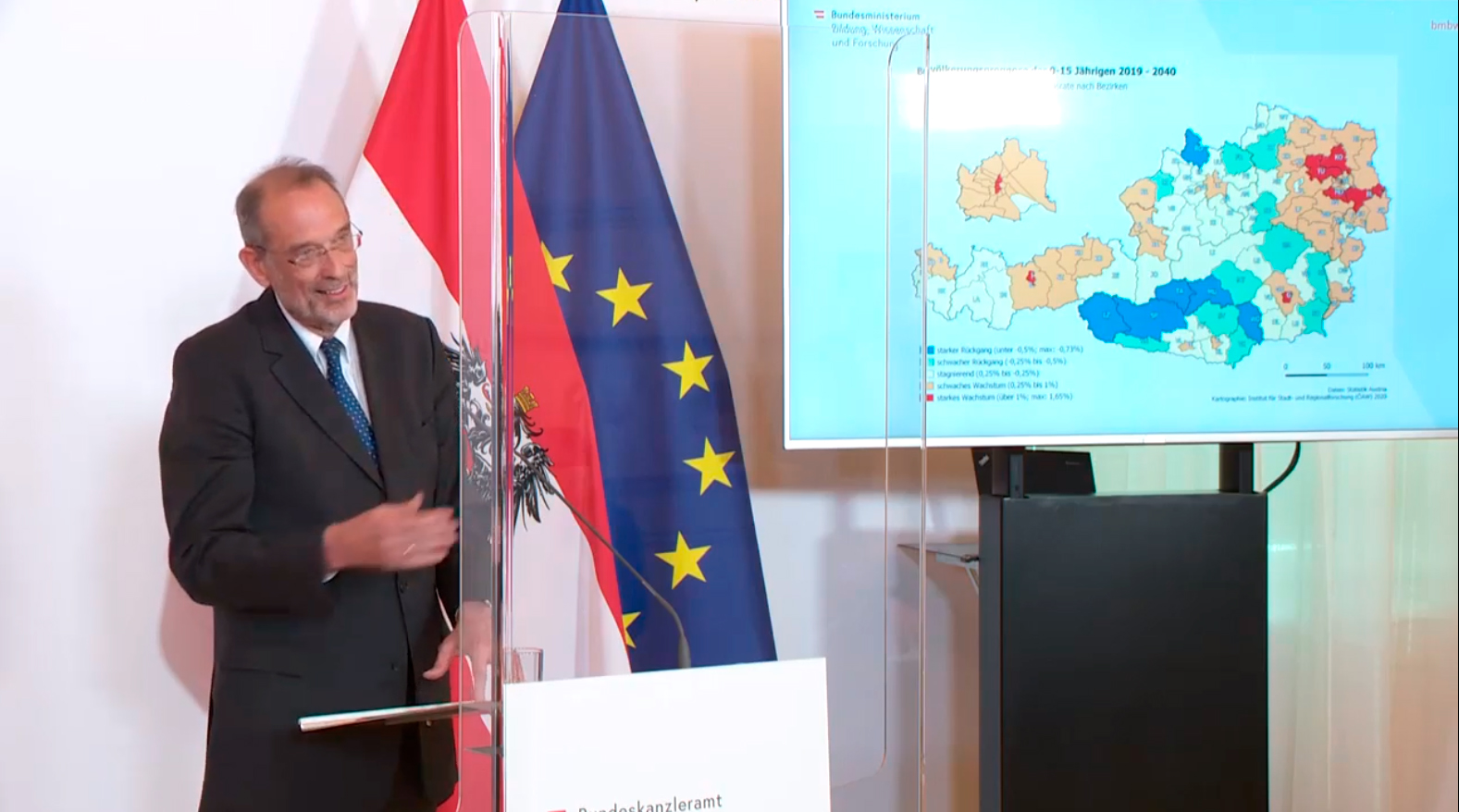 Bildungsminister Heinz Faßmann zeigt die erwartete Bevölkerungsentwicklung in Österreich